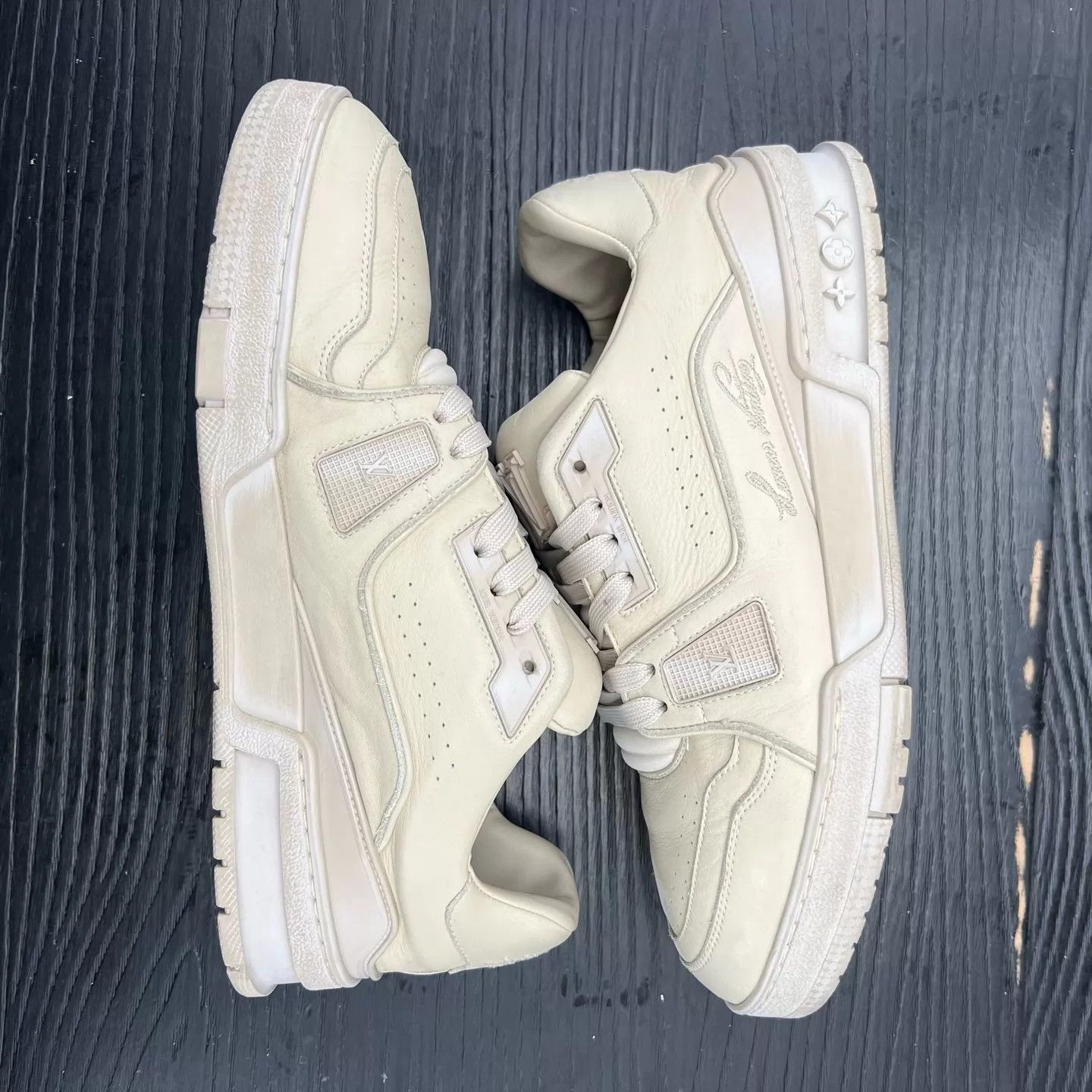 Louis Vuitton LV Trainer Off-White Distressed 7.5 (41.5) Size US 8.5 / EU 41-42 - 2 Thumbnail