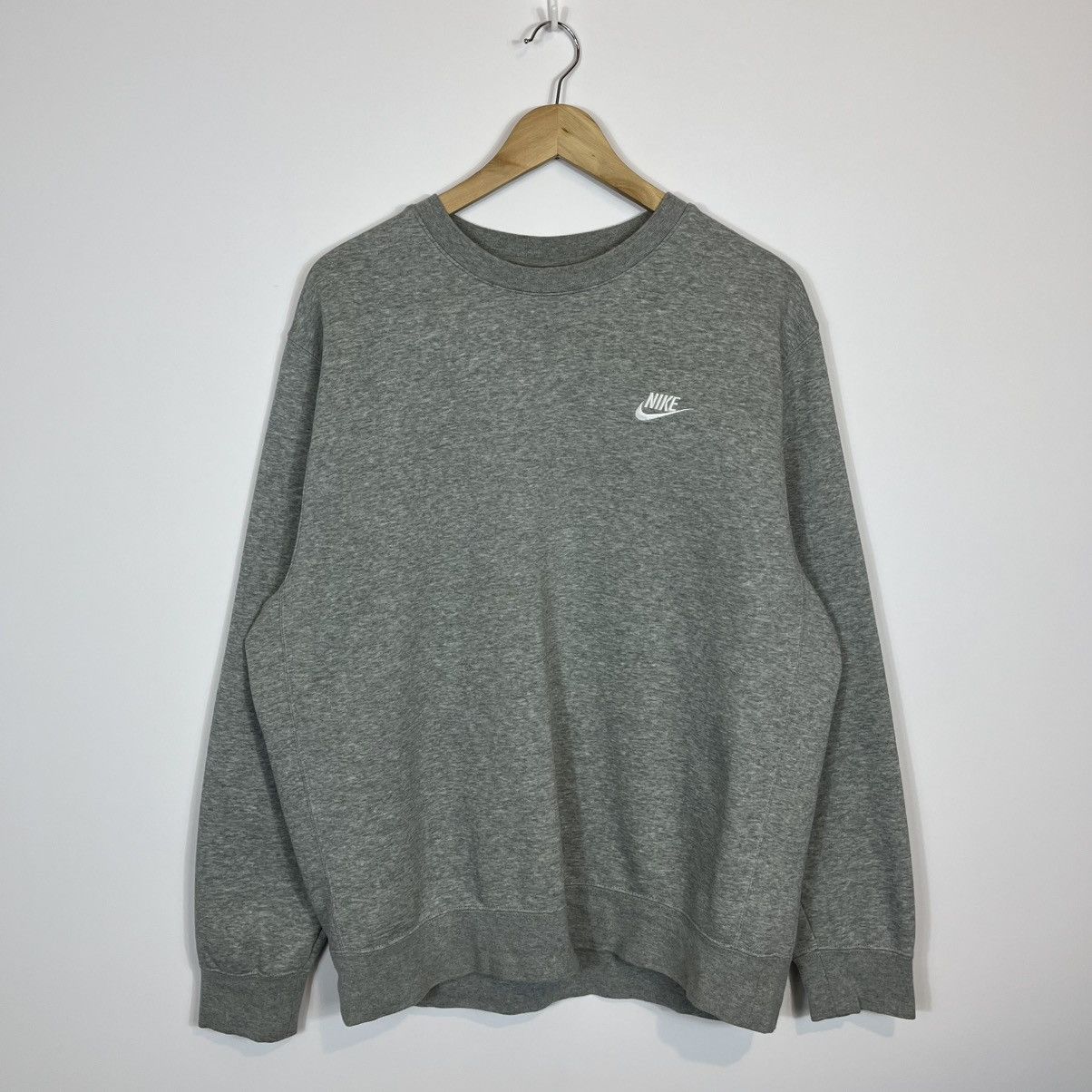 Nike Nike Sportswear Club Fleece Basic Gray Sweatshirt Streetwear Size US L / EU 52-54 / 3 - 1 Thumbnail