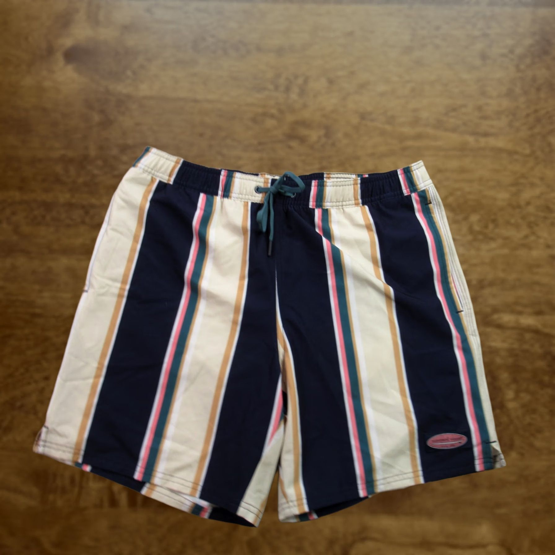Vineyard Vines Vineyard Vines Shorts Mens Medium Adult Pockets Swimwear Stripes Surfer Swim Knit Multicolor White/Blue/Red? Size US 31 - 1 Thumbnail