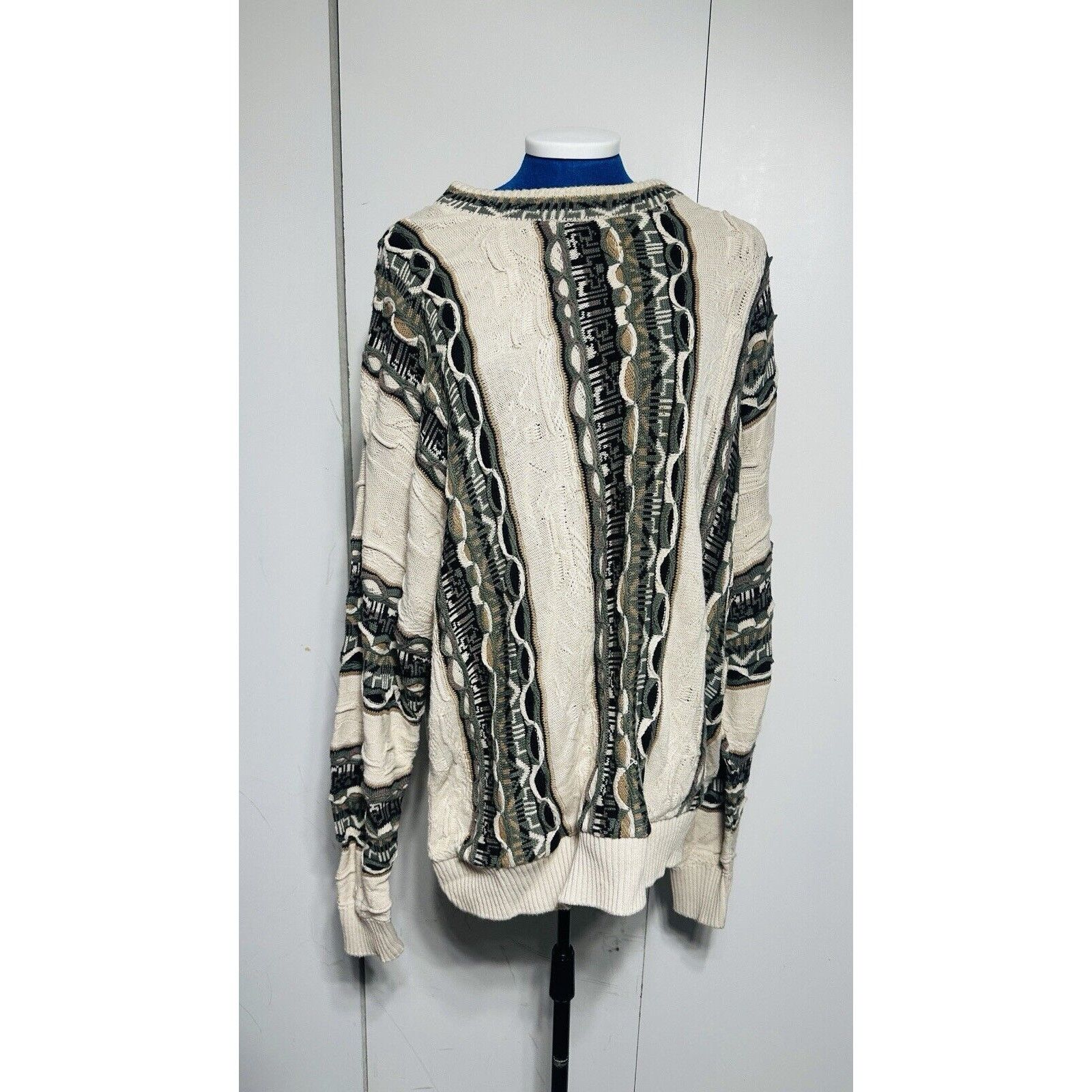 Coogi Vintage Coogi Style 3D Knit Pattern Tundra Sweater Mens XL Size US XL / EU 56 / 4 - 1 Thumbnail