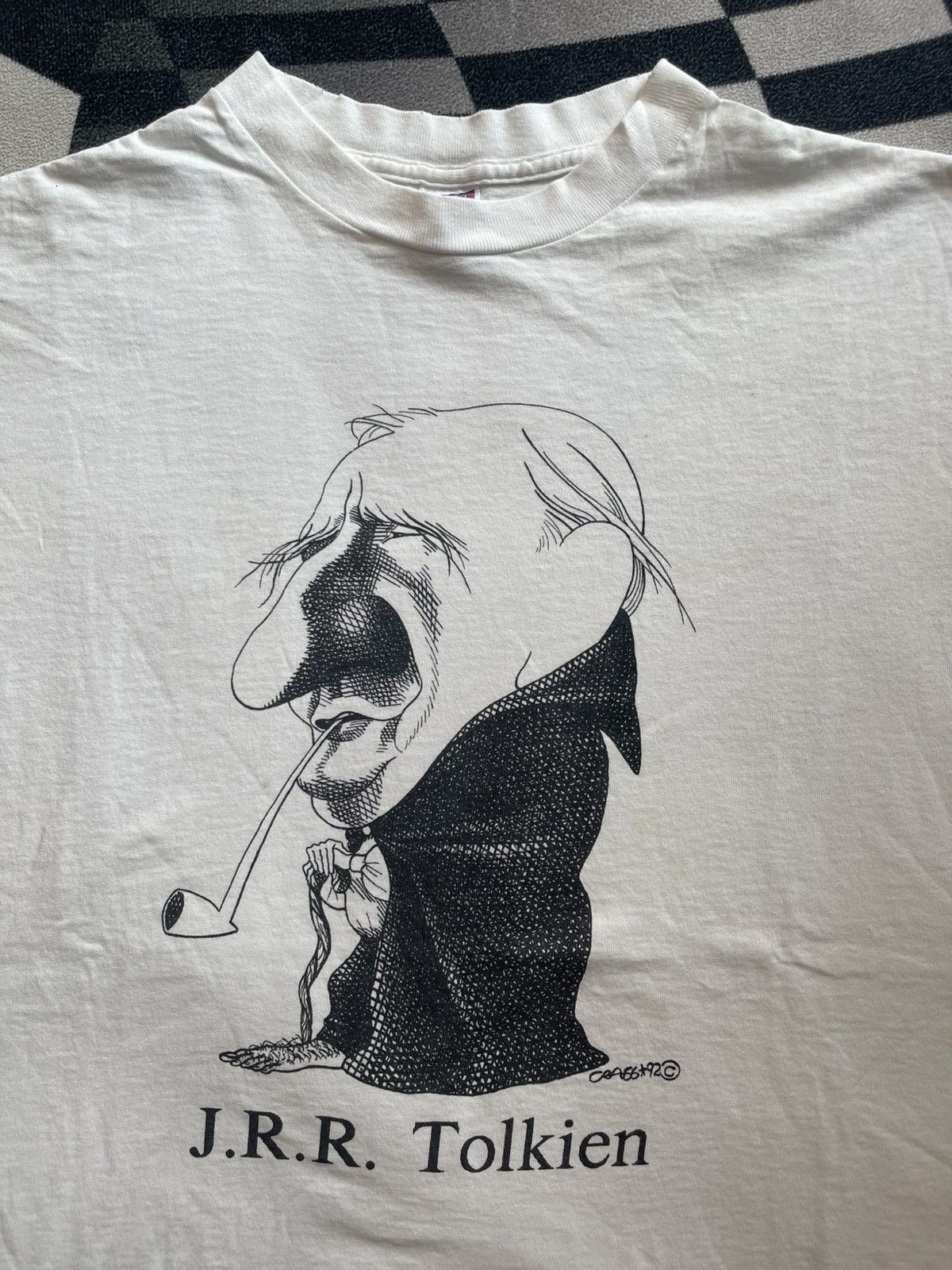 Arts & Science Vintage 1992 J.R.R. Tolkien R. Crumb Art T-Shirt Soffe XL Size US XL / EU 56 / 4 - 2 Thumbnail