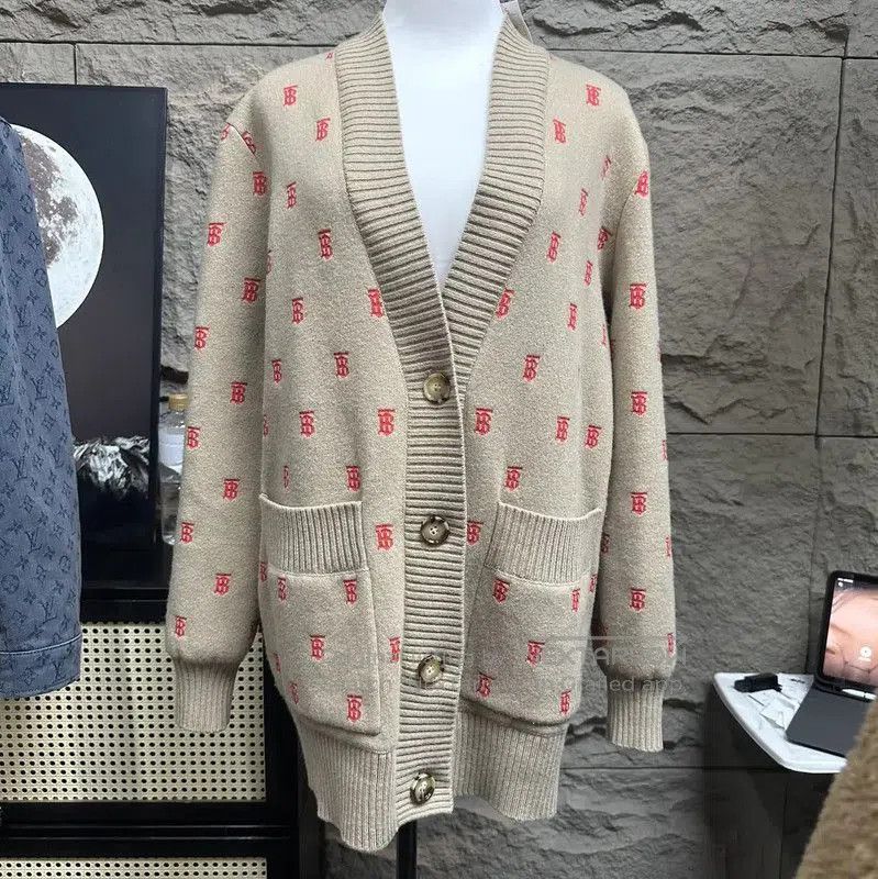 Burberry Burberry Khaki Wool Ladies Cardigan. Size S / US 4 / IT 40 - 1 Thumbnail