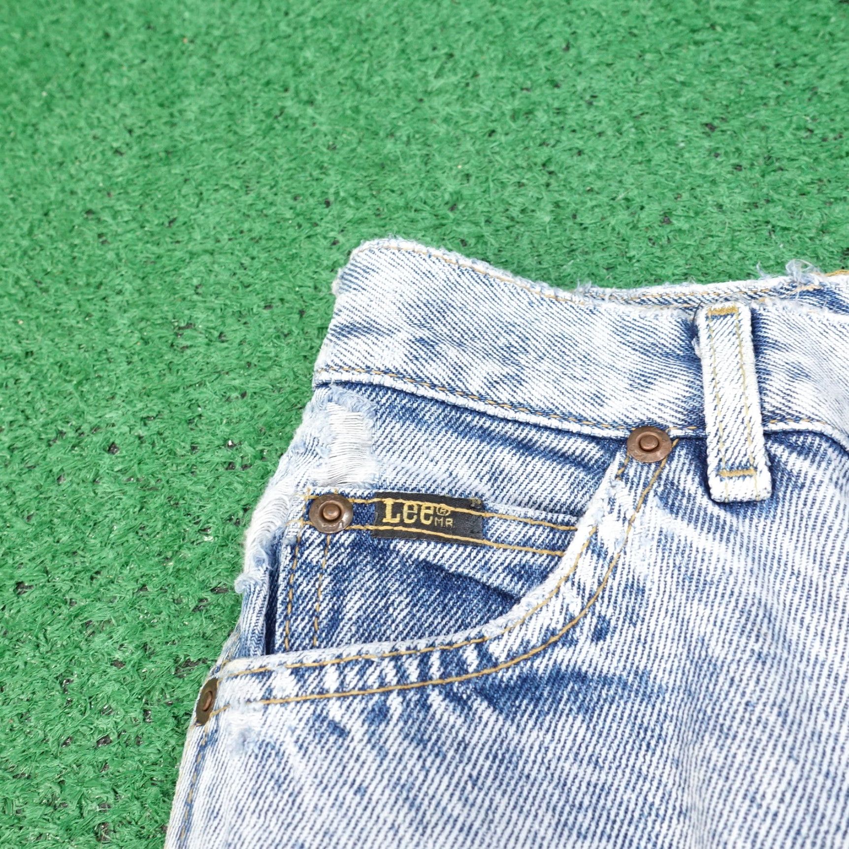 Lee VINTAGE LEE Jeans DISTRESSED USA MADE WOMENS 11 MED (27x29) Blue Acid Wash Denim Size 32" / US 10 / IT 46 - 3 Thumbnail