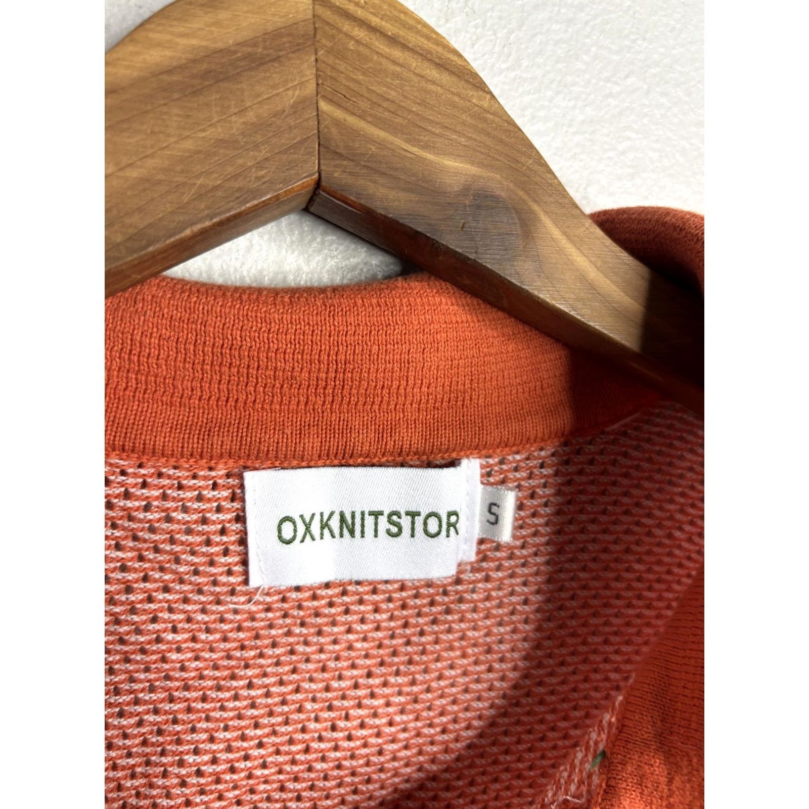 Vintage OXKNITSTOR Polo Shirt Mens Small Orange Textured Knit Short Sleeve Pocket Collar Size US S / EU 44-46 / 1 - 3 Thumbnail