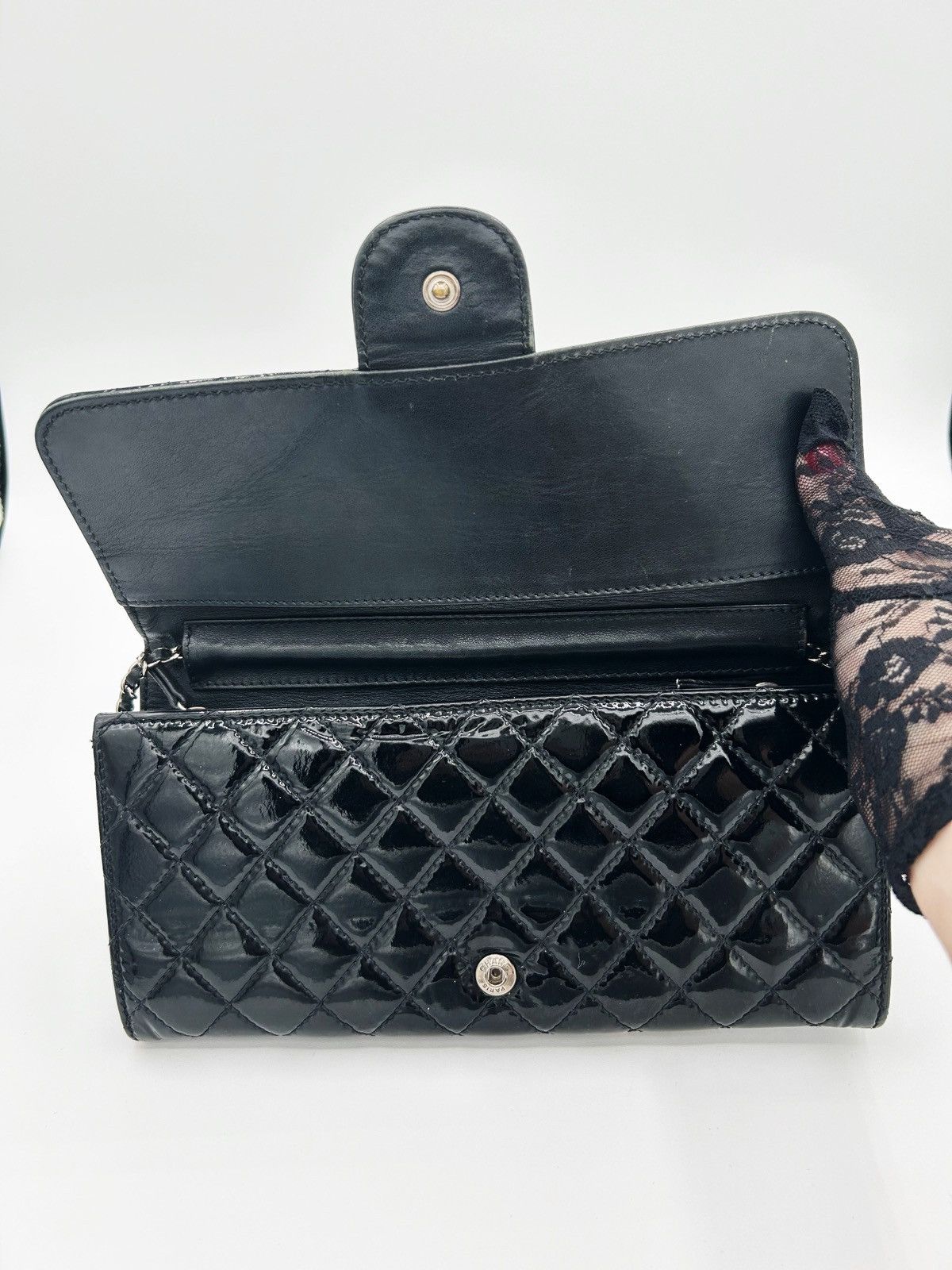 Chanel ❤️Chanel Patent Leather Quilted Wallet on a Chain❤️ Size ONE SIZE - 7 Thumbnail