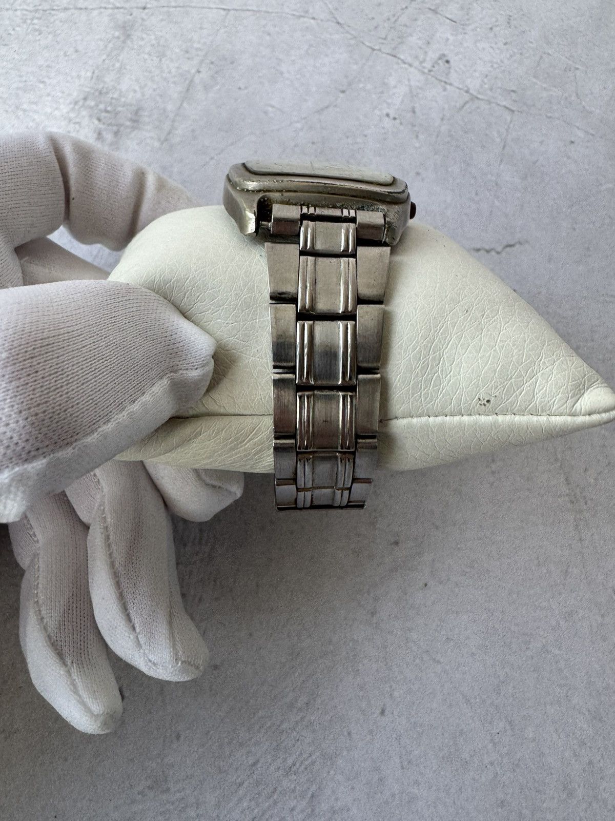 Vintage Q&Q Japanese Style Watch Vintage Size ONE SIZE - 2 Thumbnail