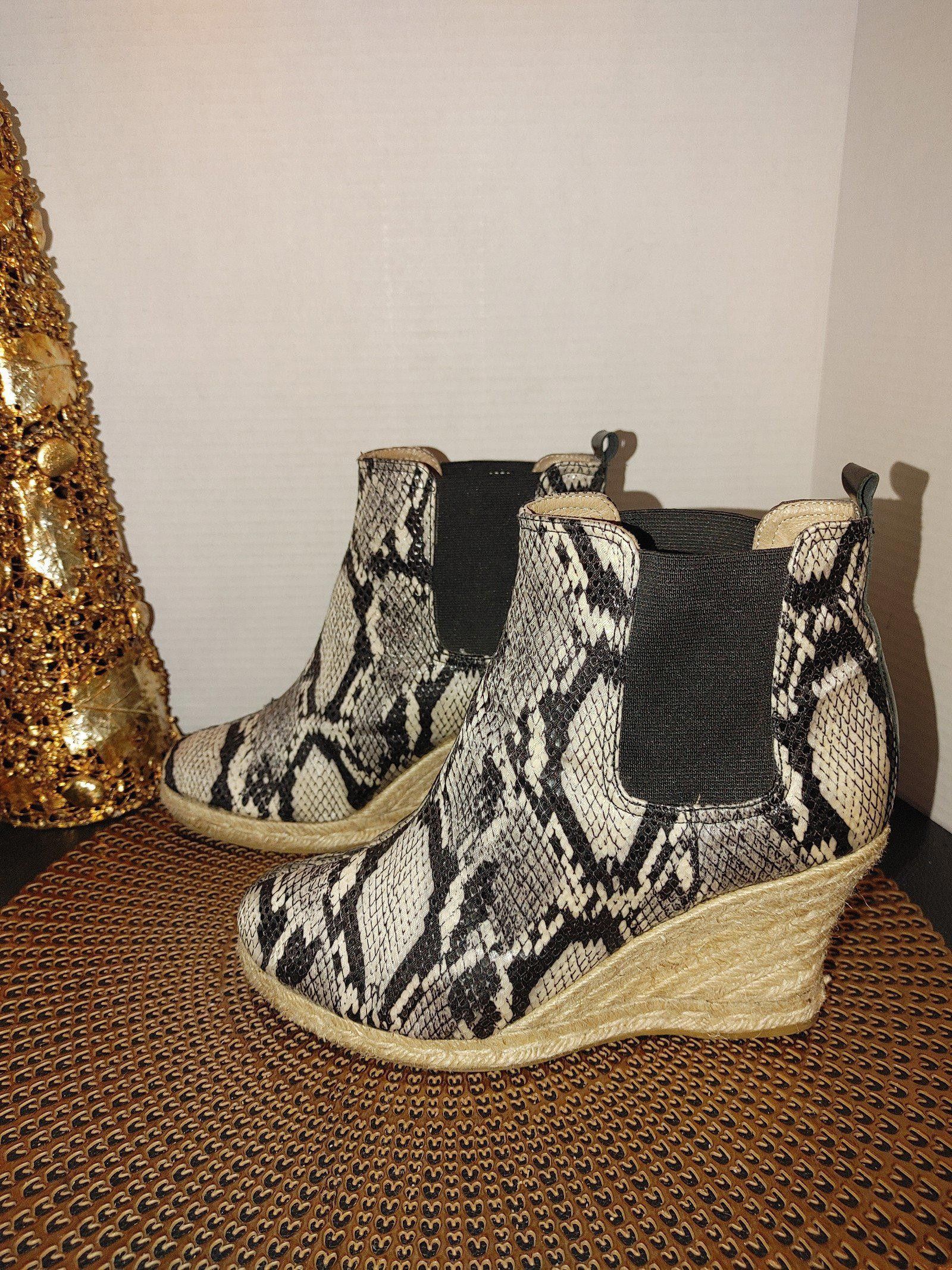 Designer Sara World Wedges Size 38 Size US 7.5 / IT 37.5 - 1 Thumbnail
