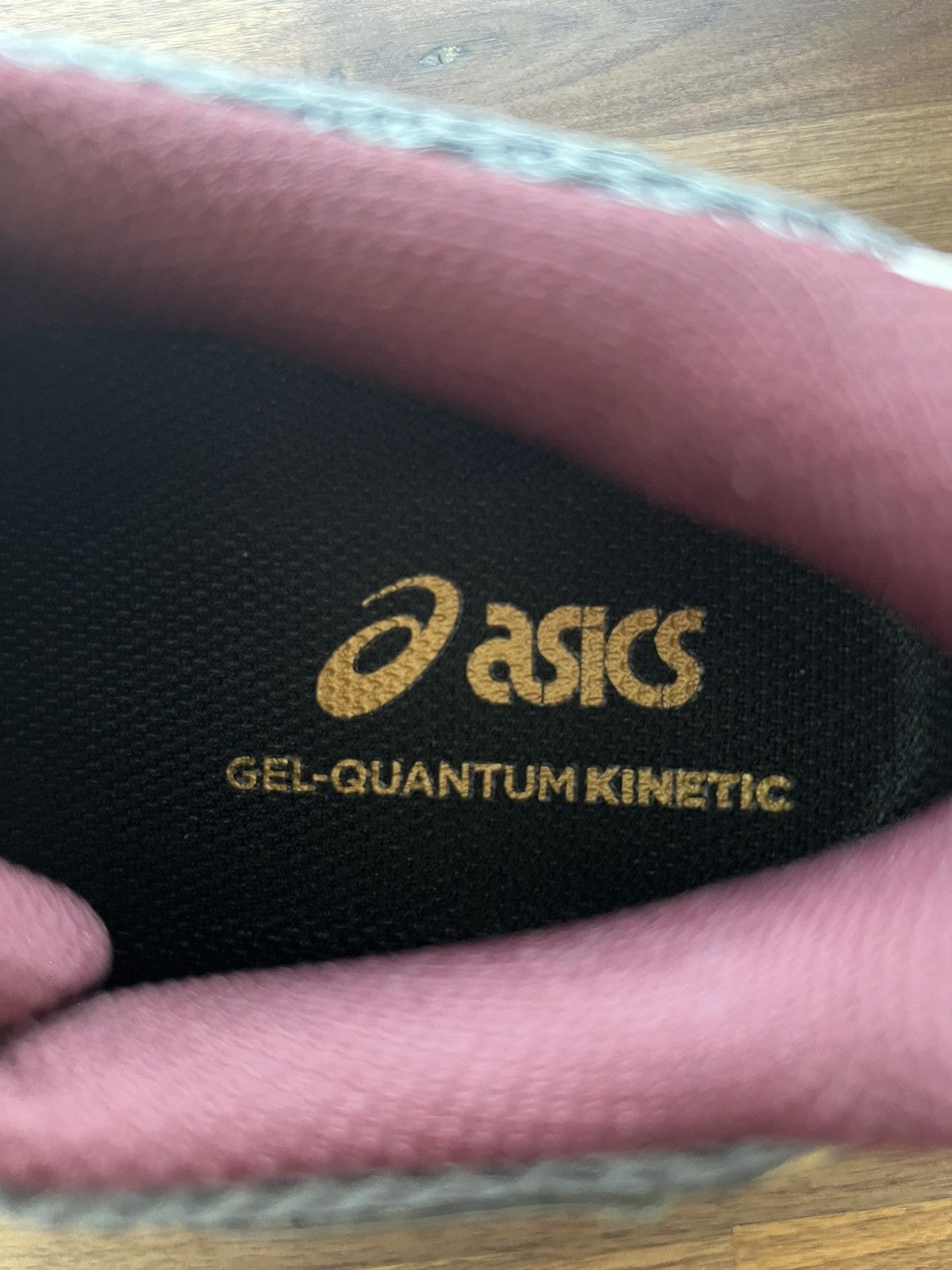 Asics Size 8 Men’s/ 9.5 Womens- ASICS Gel Quantum Carbon Pure Gold Size US 8 / EU 41 - 7 Thumbnail
