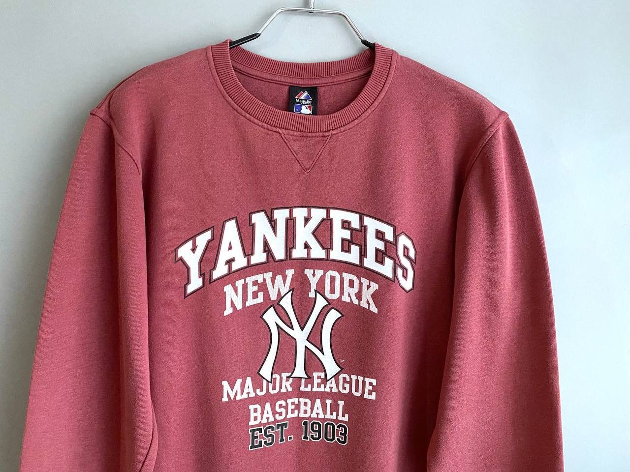 MLB × Majestic Majestic MLB New York Yankees Vintage Sweatshirt, Size M Size US M / EU 48-50 / 2 - 3 Thumbnail