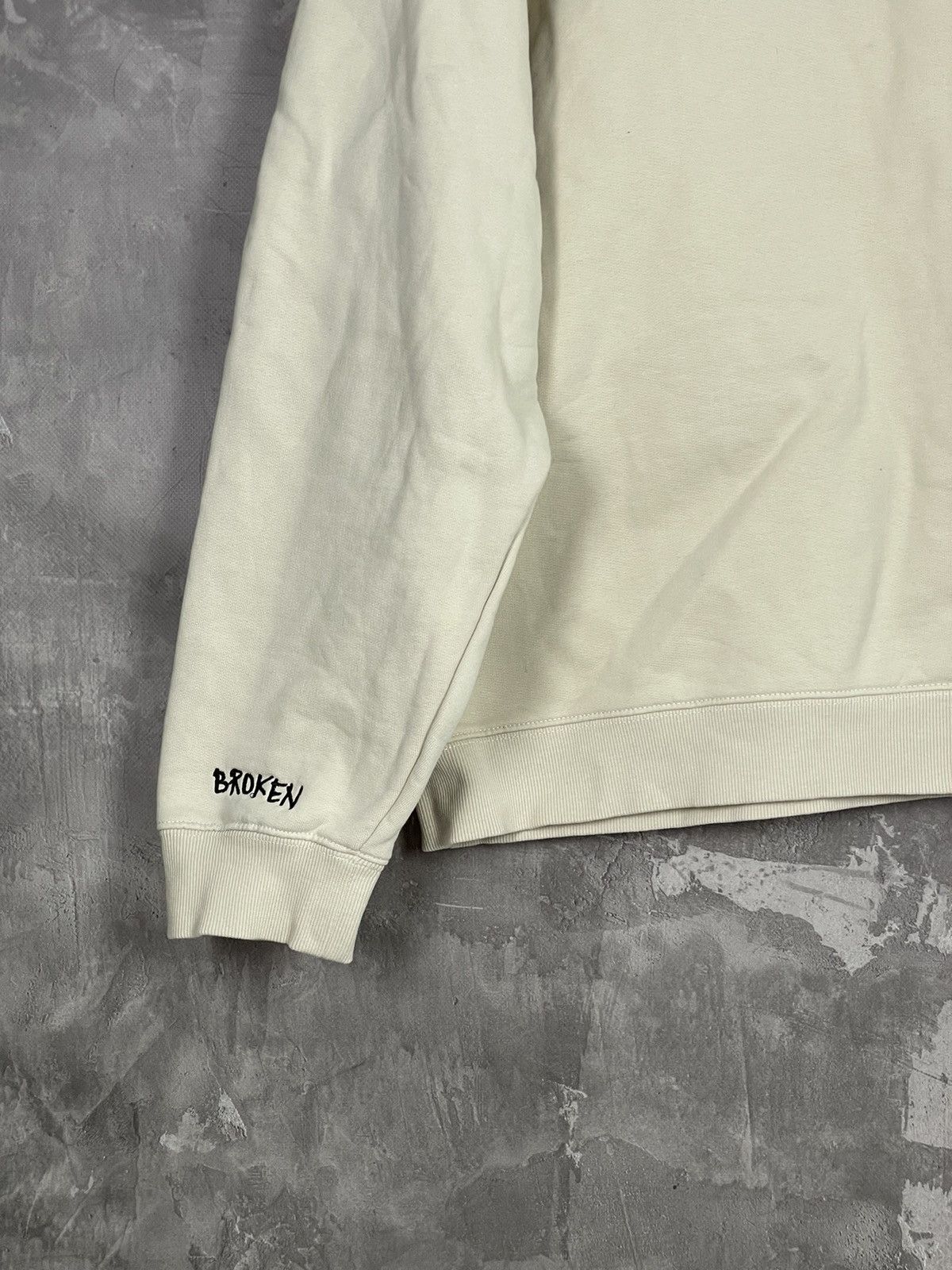 Broken Planet × Japanese Brand Broken Planet The Moon Is Too Close Rare sweatshirt Size US L / EU 52-54 / 3 - 4 Thumbnail