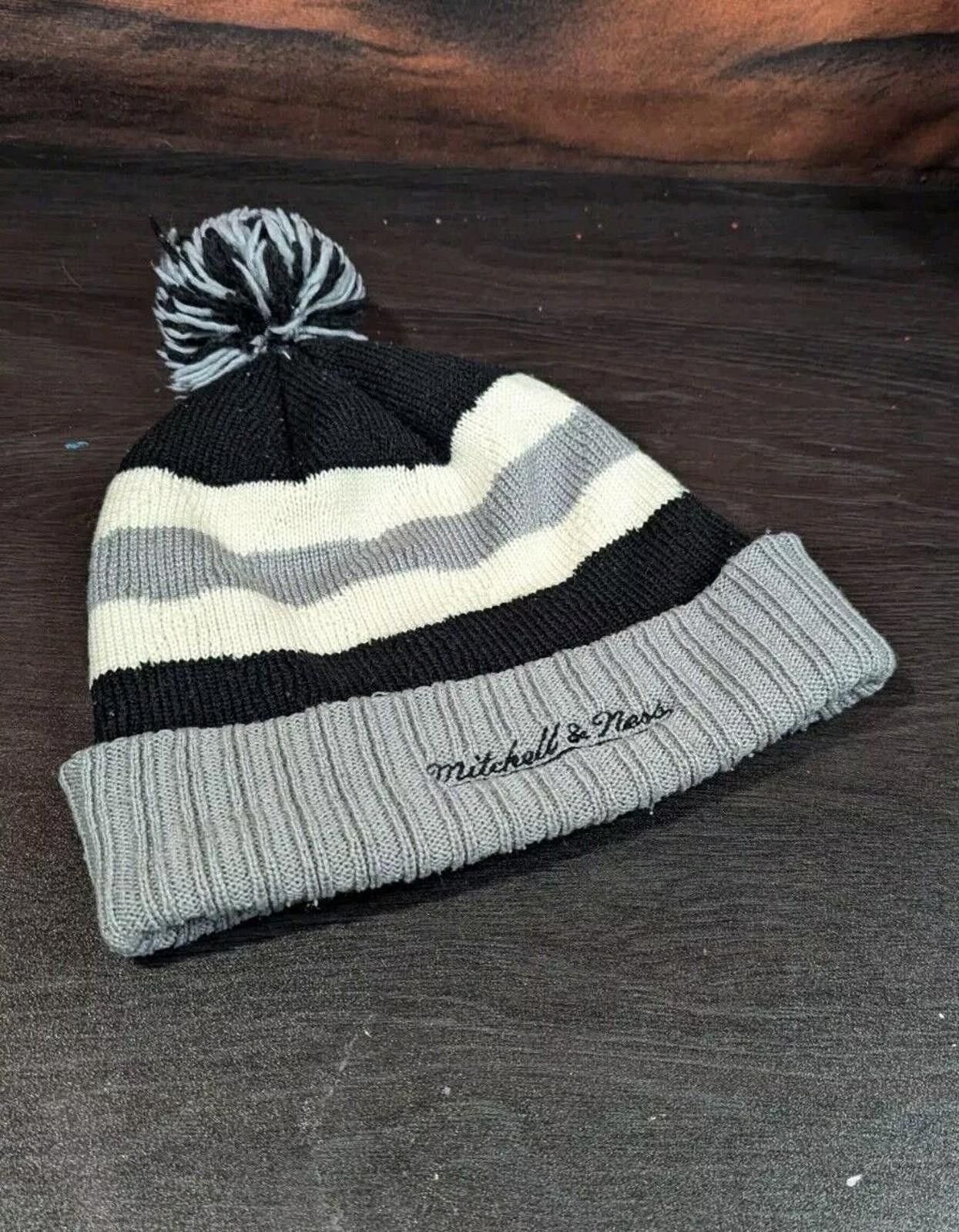 Mitchell & Ness NBA Mitchell And Ness Grey San Antonio Spurs Beanie WPom Pom Size ONE SIZE - 5 Thumbnail