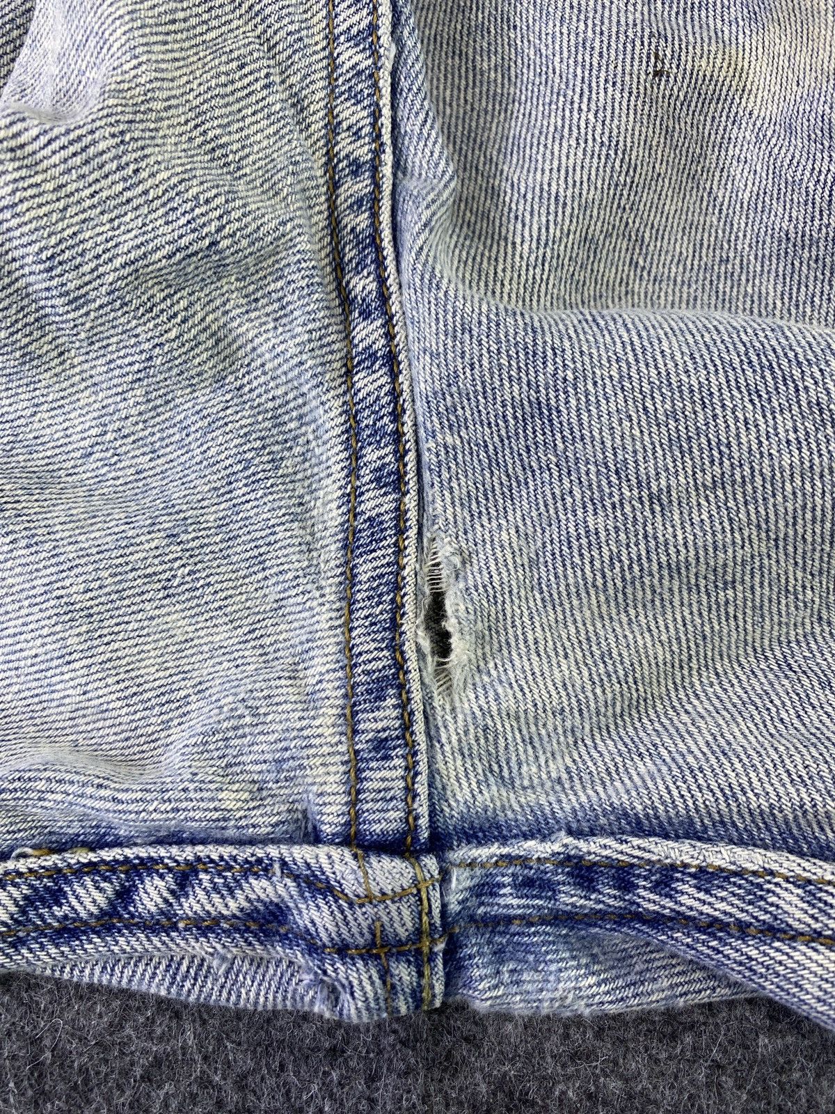 Jean × Levi's × Vintage VINTAGE LEVIS 505 BLUE WASH JEANS - J894 Size US 34 / EU 50 - 13 Thumbnail