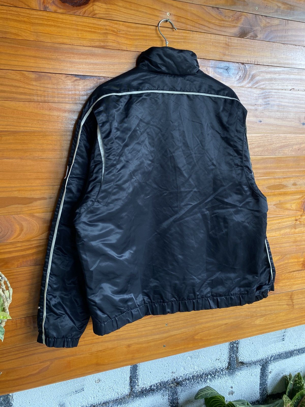 Nike Nike “INVOICE” Black Padded Team Jacket Vintage Sportswear Size US L / EU 52-54 / 3 - 16 Thumbnail
