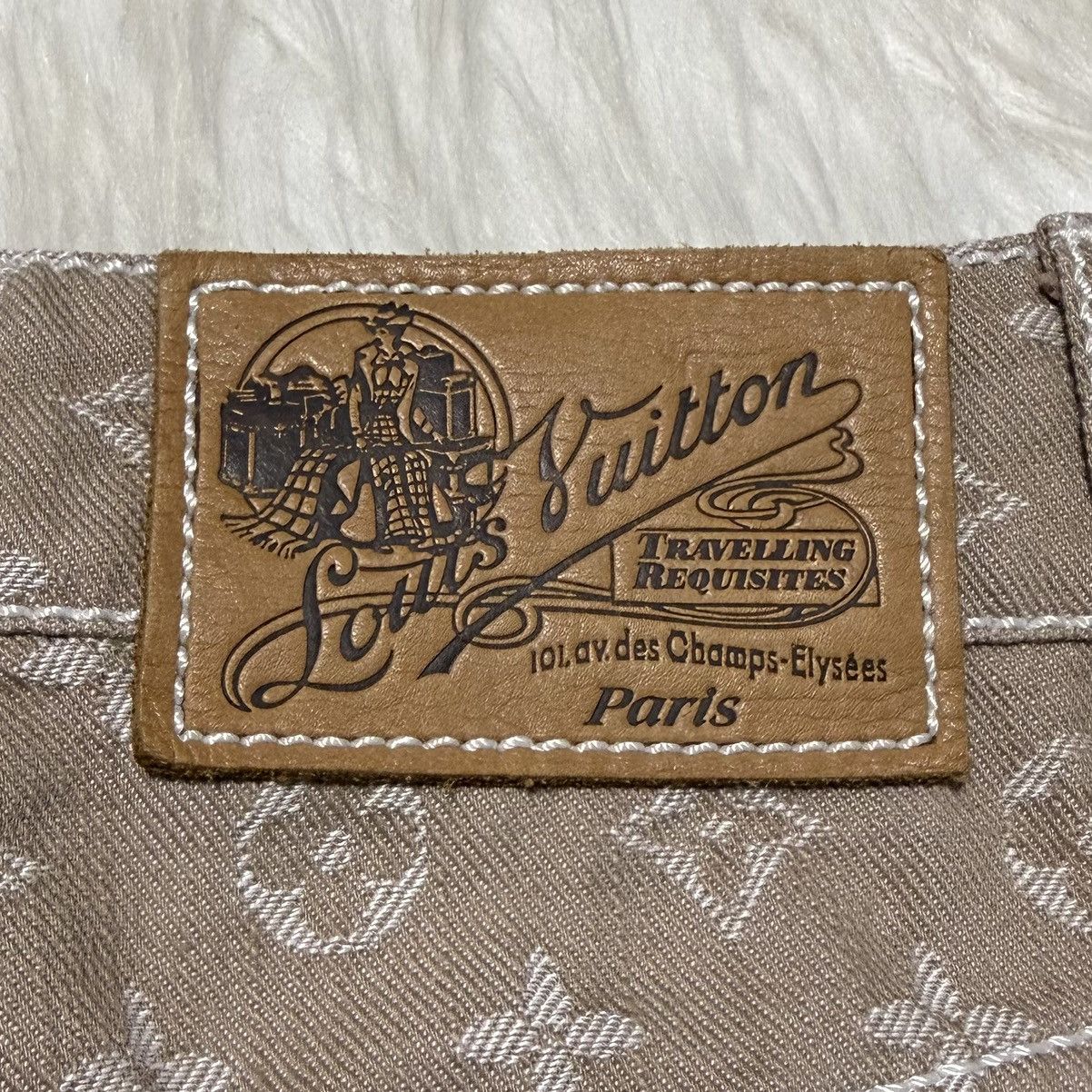 Louis Vuitton Authentic Louis Vuitton Leather Patch Monogram Jeans 36 Size 25" / US 0 / IT 36 - 2 Thumbnail