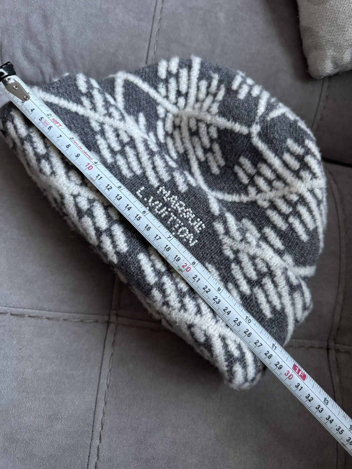 Louis Vuitton LOUIS VUITTON beanie hat see real tape measurements in photo Size ONE SIZE - 16 Thumbnail