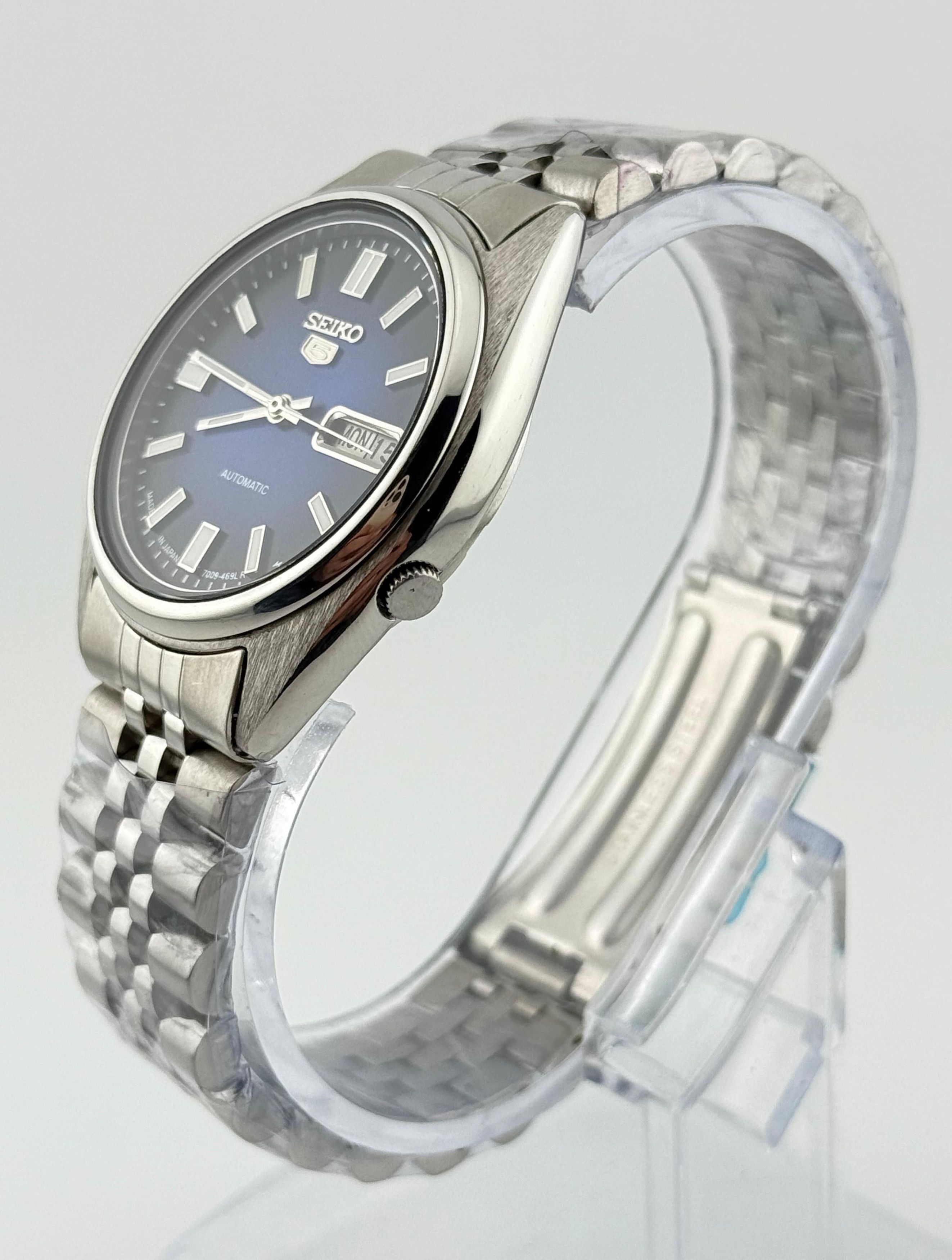 Seiko Elegant Men's Seiko 5 7009 Wrist Watch Size 36 - 6 Thumbnail