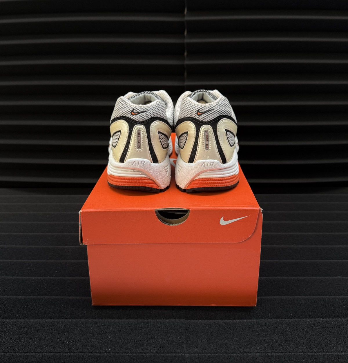 Nike Air Pegasus 2K5 OG 2005 Vintage Orange Running Shoes Rare Size US 10.5 / EU 43-44 - 8 Thumbnail