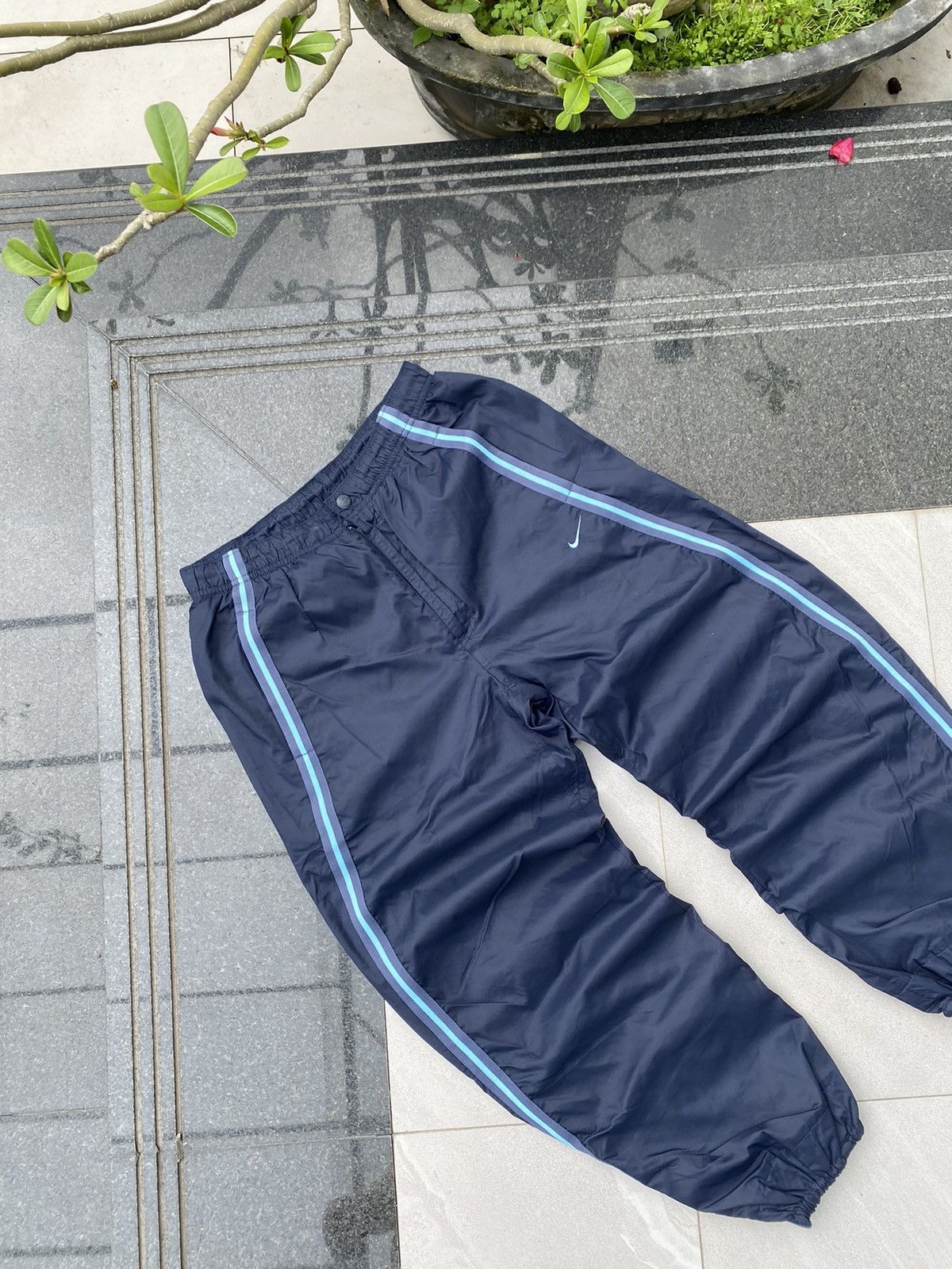 Nike × Vintage 90S NIKE Y2K BAGGY RETRO RARE SWOOSH LOGO TRACK PANTS Size US 33 - 3 Thumbnail