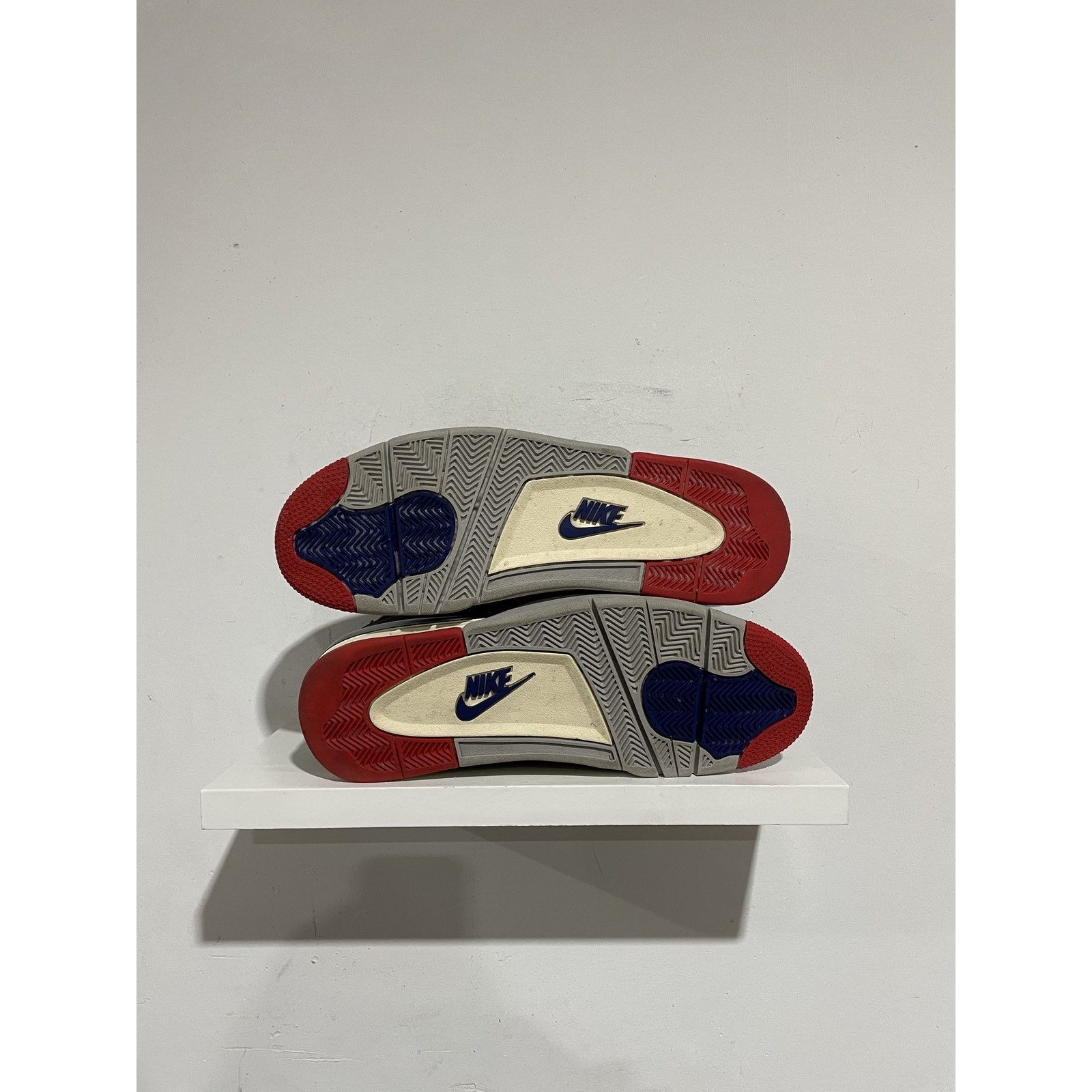 Jordan Brand NIKE JORDAN RARE AIR WHITE LETTERING SIZE 14 PREOWNED Size US 14 / EU 47 - 4 Thumbnail