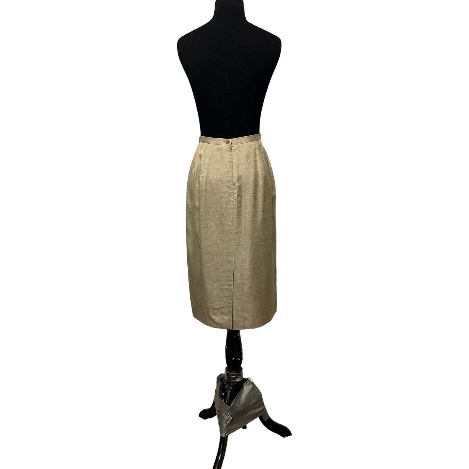 Giorgio Armani Giorgio Armani beige midi pencil skirt size 8 Size 30" / US 8 / IT 44 - 14 Thumbnail