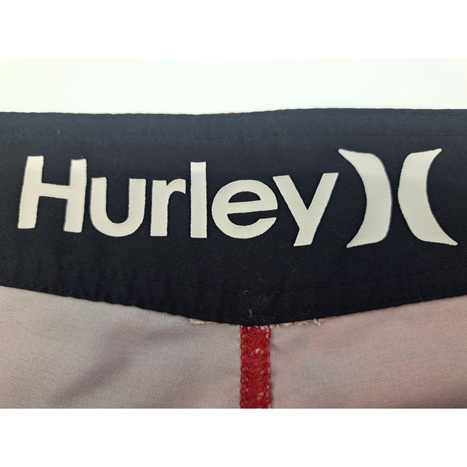 Hurley Hurley Phantom Board Shorts Men 32 Red/Black Polyester Drawstring Back Pocket Lightweight Beach 90s Theme Lifeguard Surfing Recreational Size US 32 / EU 48 - 2 Thumbnail