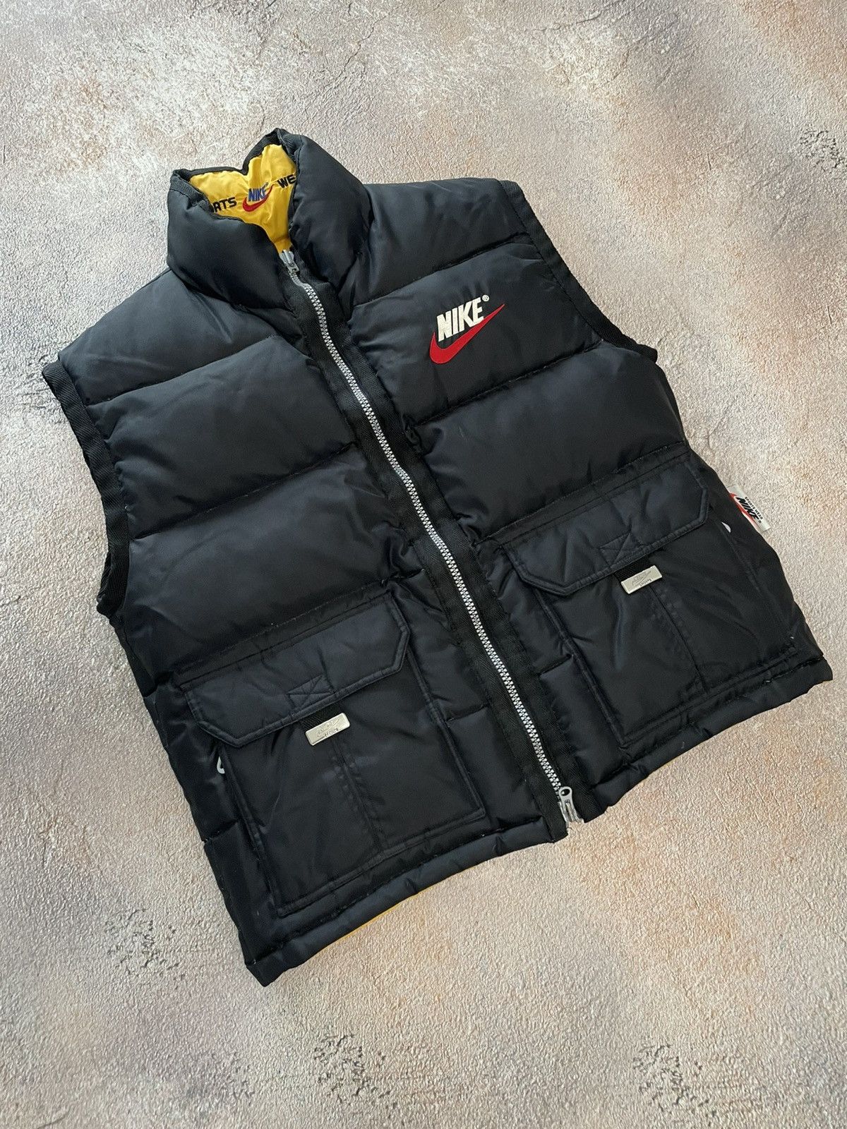 Nike ACG Vintage Nike ACG Reversible Puffer Vest Big Swoosh Size US M / EU 48-50 / 2 - 10 Thumbnail
