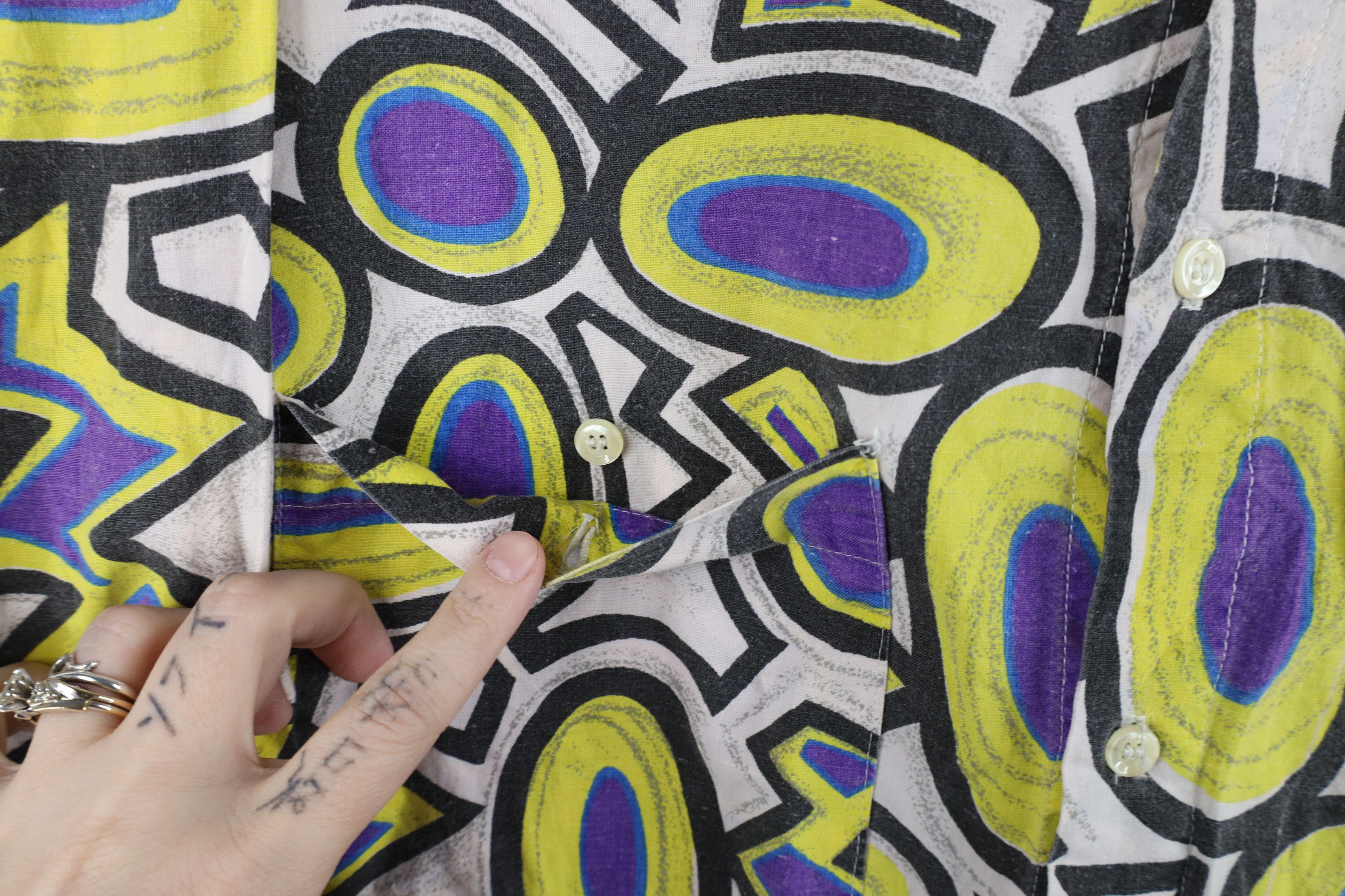 Vintage Vintage 90s Streetwear Abstract Geometric Baggy Button Shirt Size US M / EU 48-50 / 2 - 5 Thumbnail