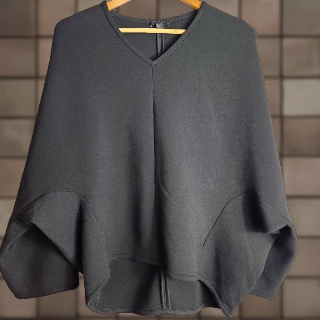 Cos Cos Womens |S| Black Batwing Scuba Vneck Sweater Size S / US 4 / IT 40 - 1 Thumbnail