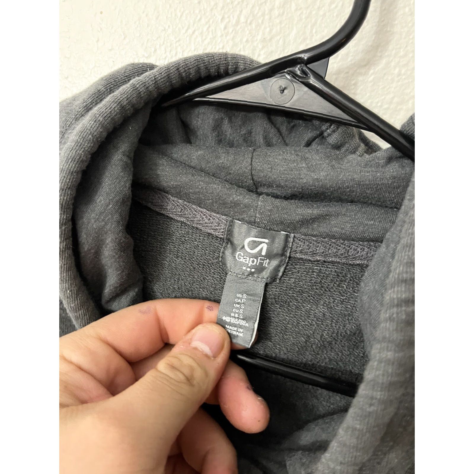 Gap GapFit Hoodie Womens Small Gray Running Pullover Zip Hoodie We Run This Fashionable Activewear Mens Womens Girls Boys? Size S / US 4 / IT 40 - 4 Thumbnail