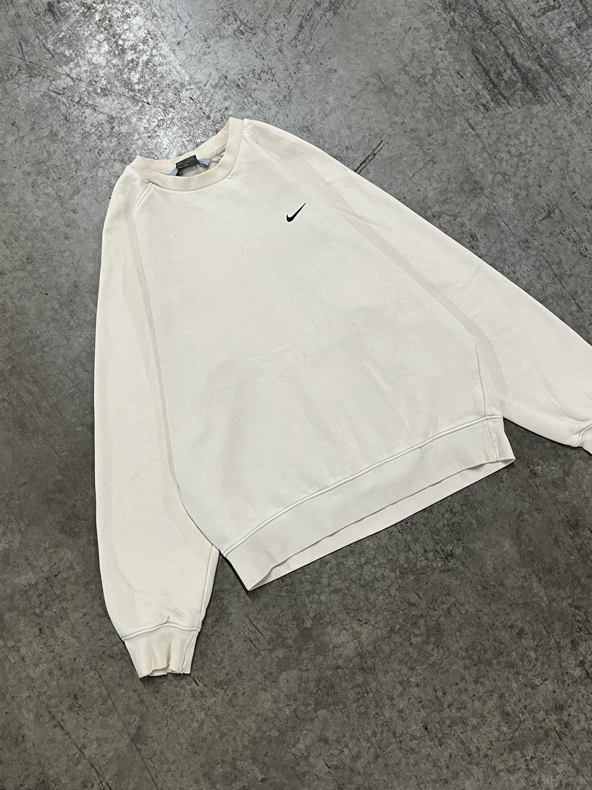 Nike × Vintage Nike essential side swoosh y2k cream crewneck streetwear Size US M / EU 48-50 / 2 - 1 Thumbnail