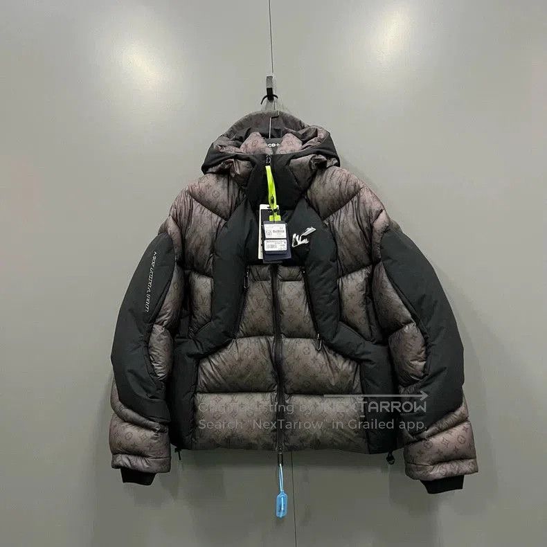 Louis Vuitton Louis Vuitton 2054 Spliced Hooded Down Jacket. Size US L / EU 52-54 / 3 - 1 Thumbnail