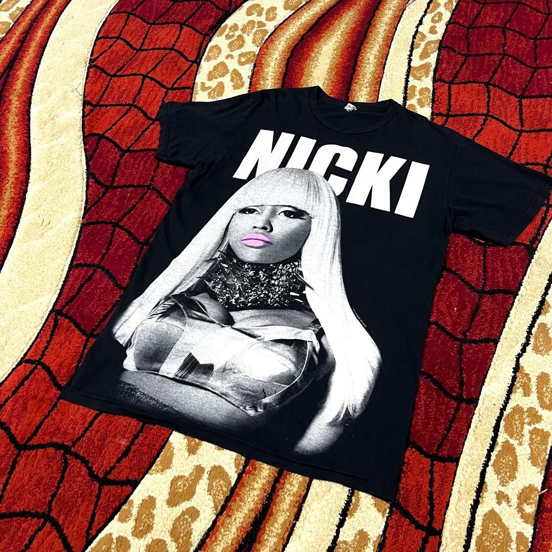 Band Tees Thrashed Faded 2011 Nicki Minaj Tour T Shirt Size US L / EU 52-54 / 3 - 3 Thumbnail