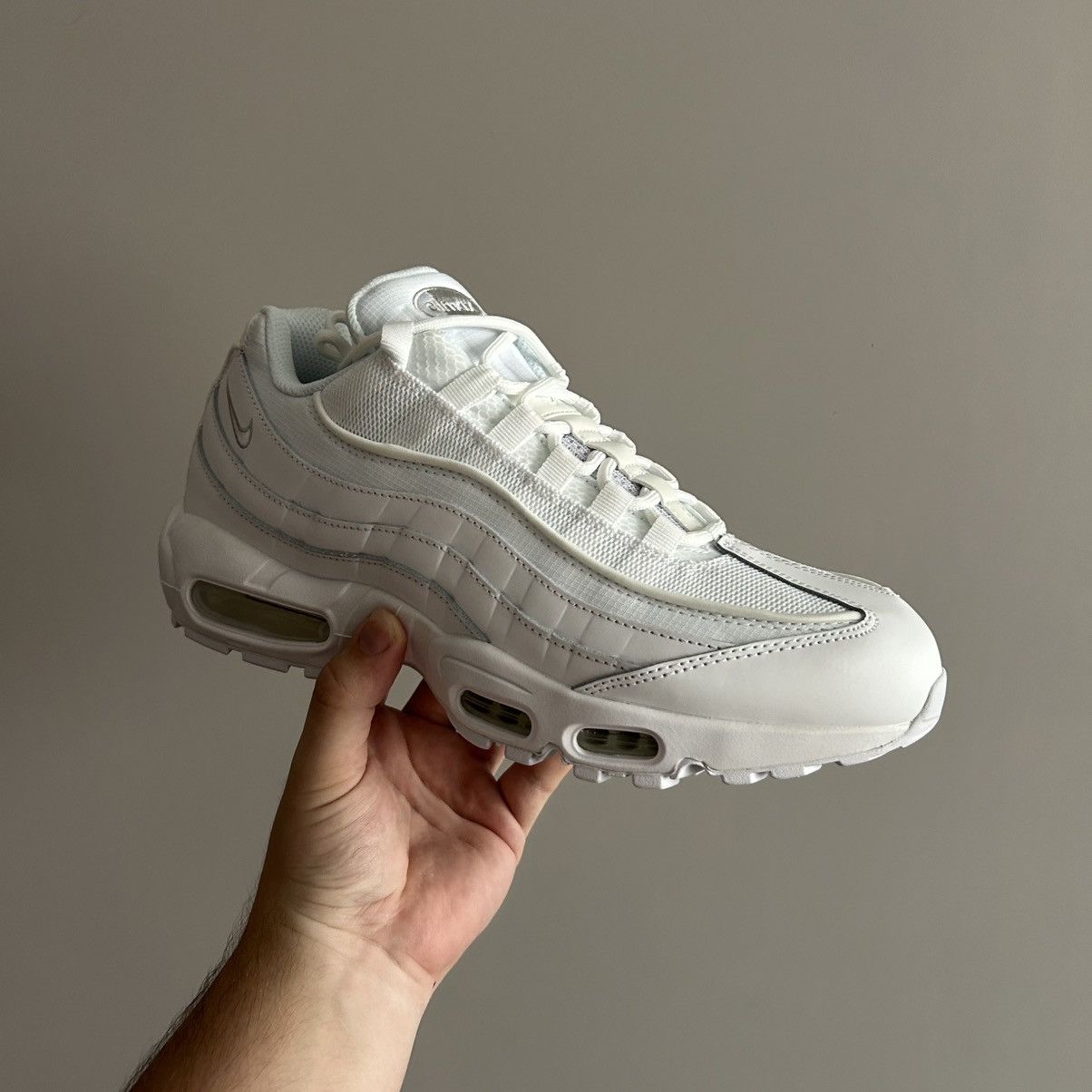 Nike Nike Air Max 95 White Essential EUR 44 Size US 9 / EU 42 - 9 Thumbnail