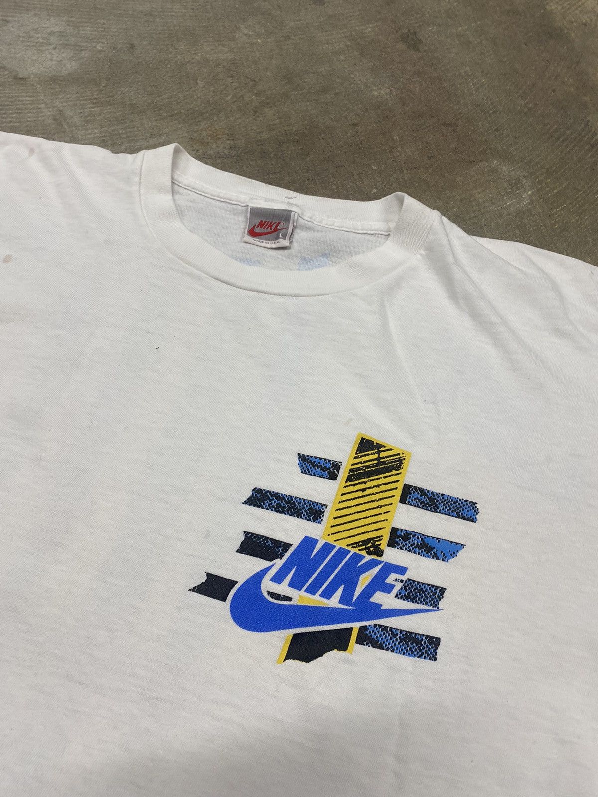 Nike × Vintage Vintage 90’s Nike Sportswear Cropped Graphic T-Shirt Size US L / EU 52-54 / 3 - 8 Thumbnail