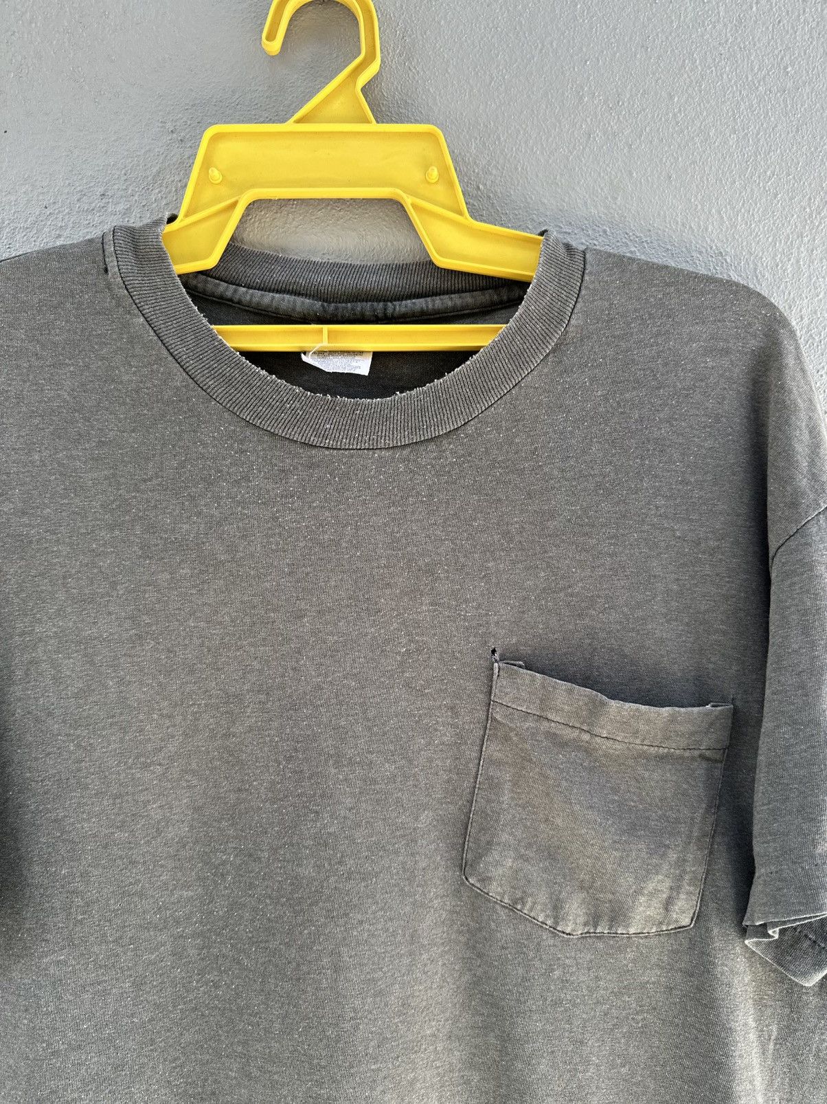Hanes Thrashed Vintage Blank Pocket Faded Single Stitch Grunge Tee Size US L / EU 52-54 / 3 - 2 Thumbnail