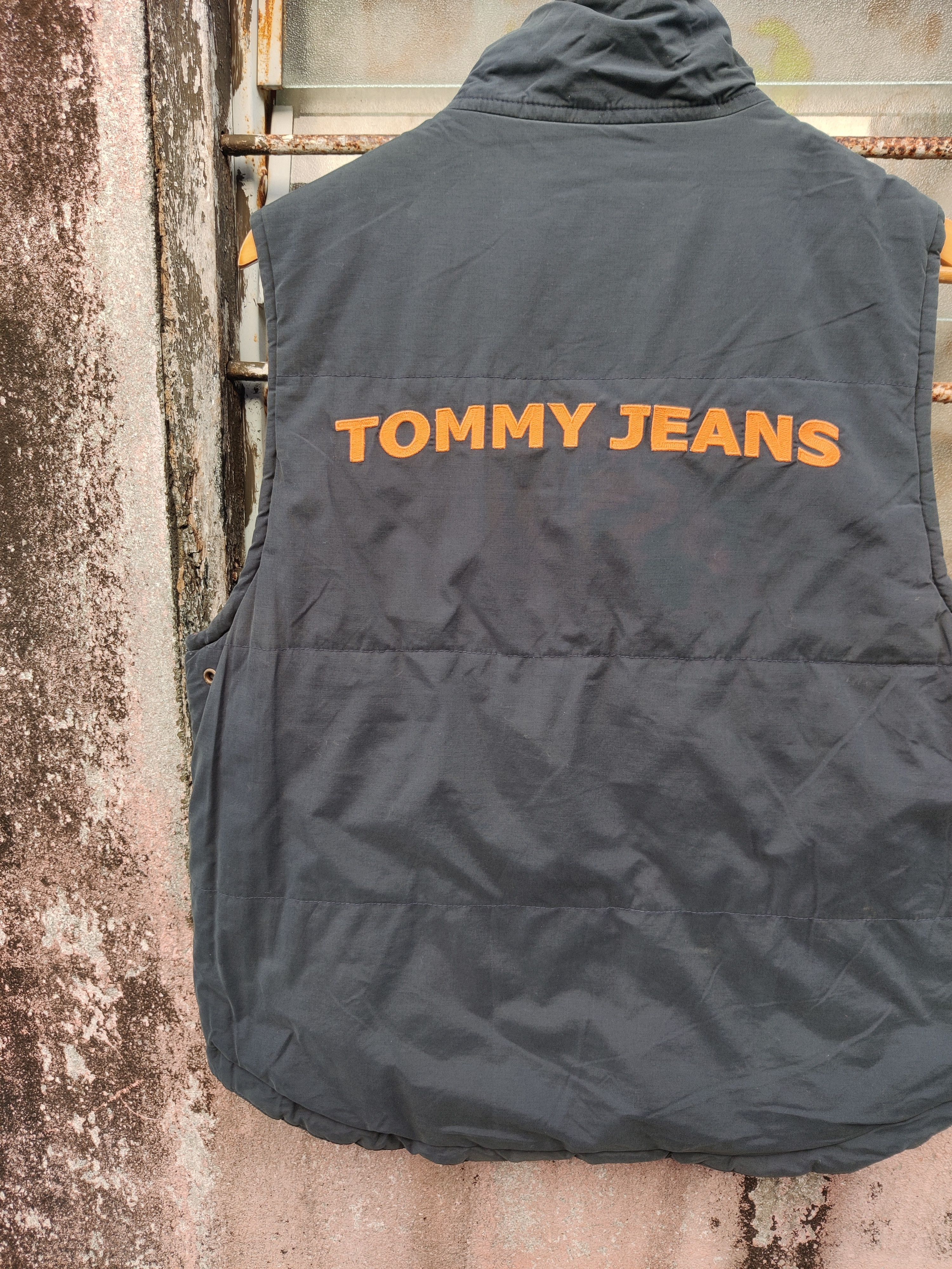 Tommy Hilfiger Vintage Reversible Tommy Hilfiger Jeans Vest Puffer Jacket Size US M / EU 48-50 / 2 - 5 Thumbnail