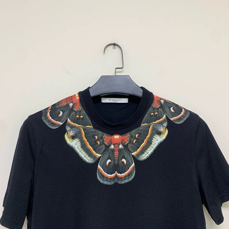 Givenchy Givenchy Butterfly Printed T-Shirt 2506-Nextarrow Size US M / EU 48-50 / 2 - 2 Thumbnail