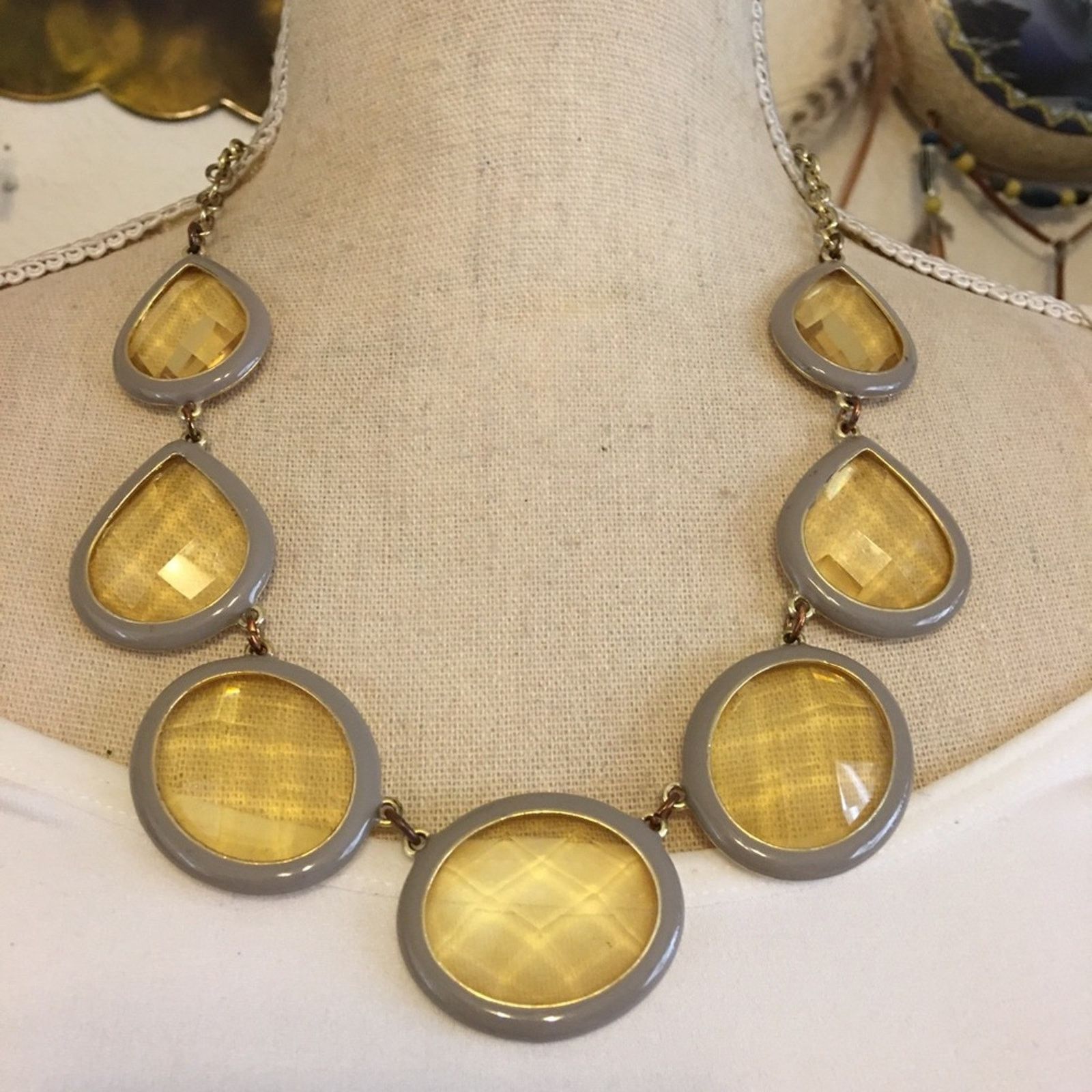 Jewelry Large faceted golden glass stone necklace Size ONE SIZE - 1 Thumbnail