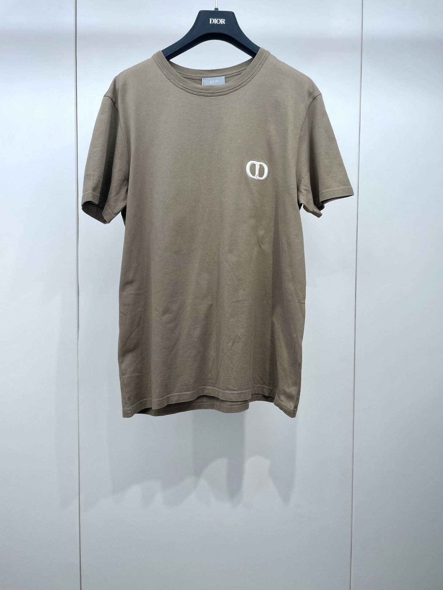 Dior DIOR Men's Embroidered Classic Short Sleeve Size US M / EU 48-50 / 2 - 1 Thumbnail