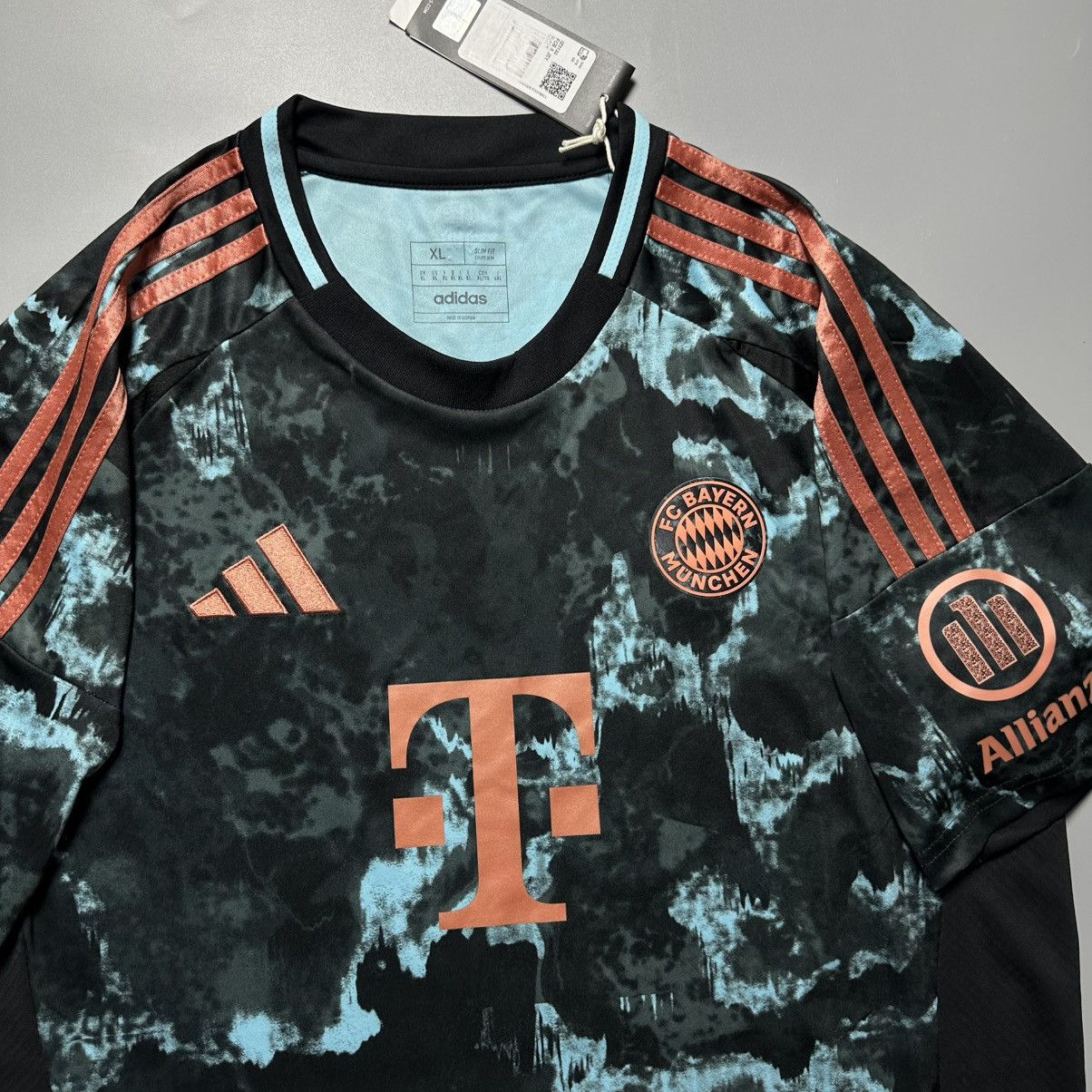 Vintage BAYERN ADIDAS 2024/2025 FOOTBALL AWAY JERSEY #9 KANE Size US XL / EU 56 / 4 - 5 Thumbnail