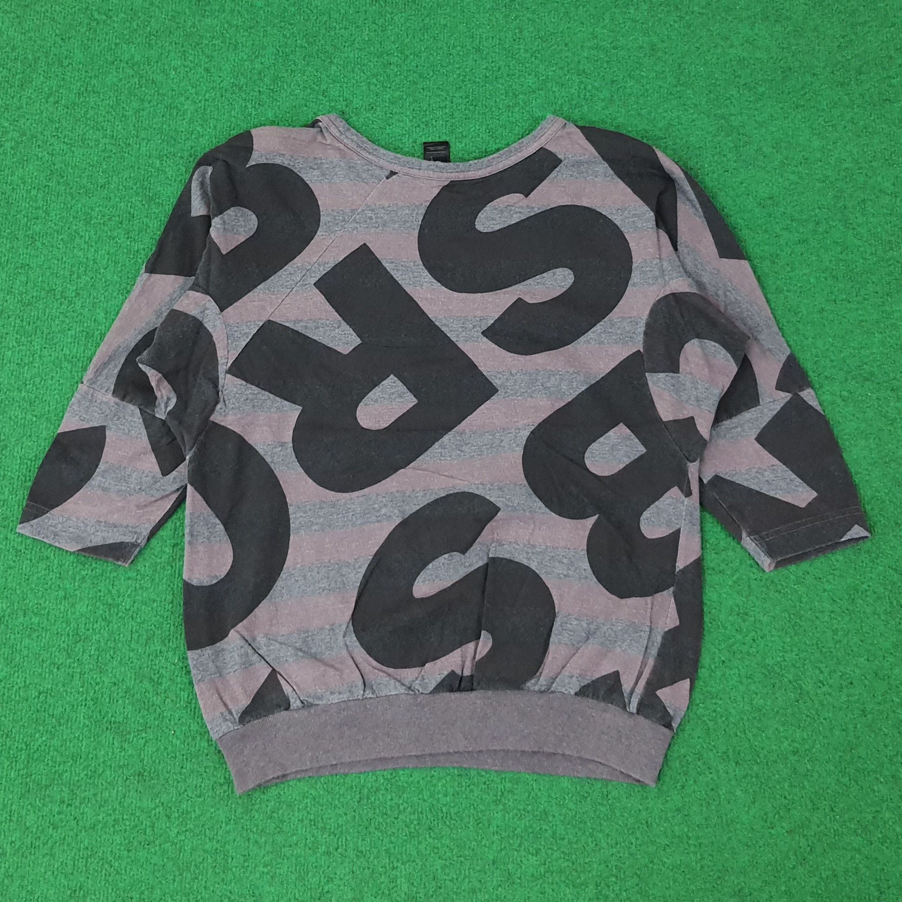 Marc by Marc Jacobs Vintage Marc by Marc Jacobs Designer Sweatshirt C250N15 Size S / US 4 / IT 40 - 2 Thumbnail