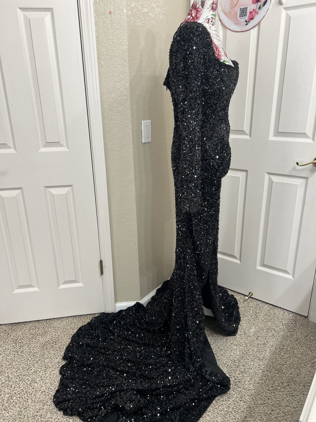 Fashion Nova Fashion Nova black sequin Gown size XL Size XL / US 12-14 / IT 48-50 - 3 Thumbnail