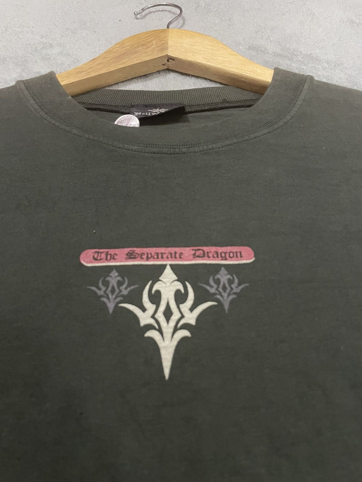 Hall Of Fame The Separate Dragon which keep flying Longsleve Tshirt faded Size US M / EU 48-50 / 2 - 4 Thumbnail
