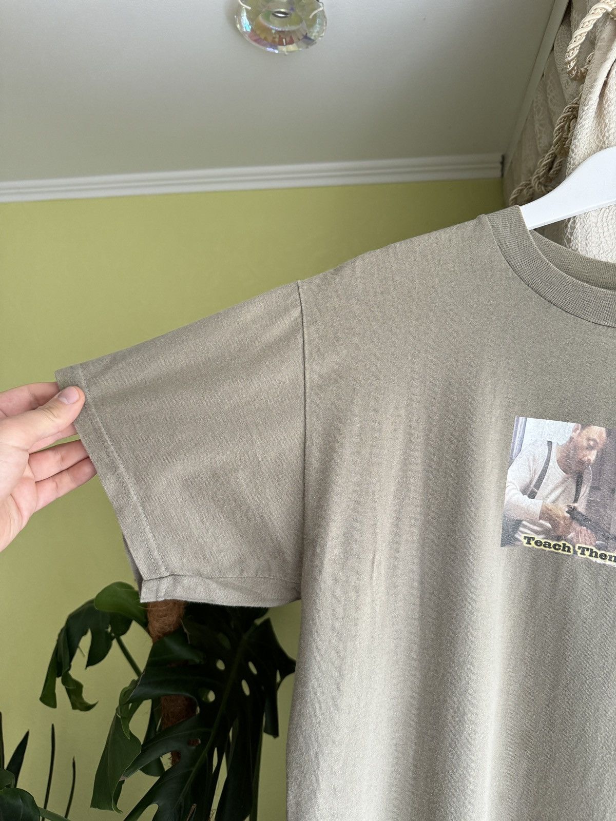 Vintage SERIAL KILLER Leon: The Professional Teach Them Well T Shirt Size US M / EU 48-50 / 2 - 8 Thumbnail