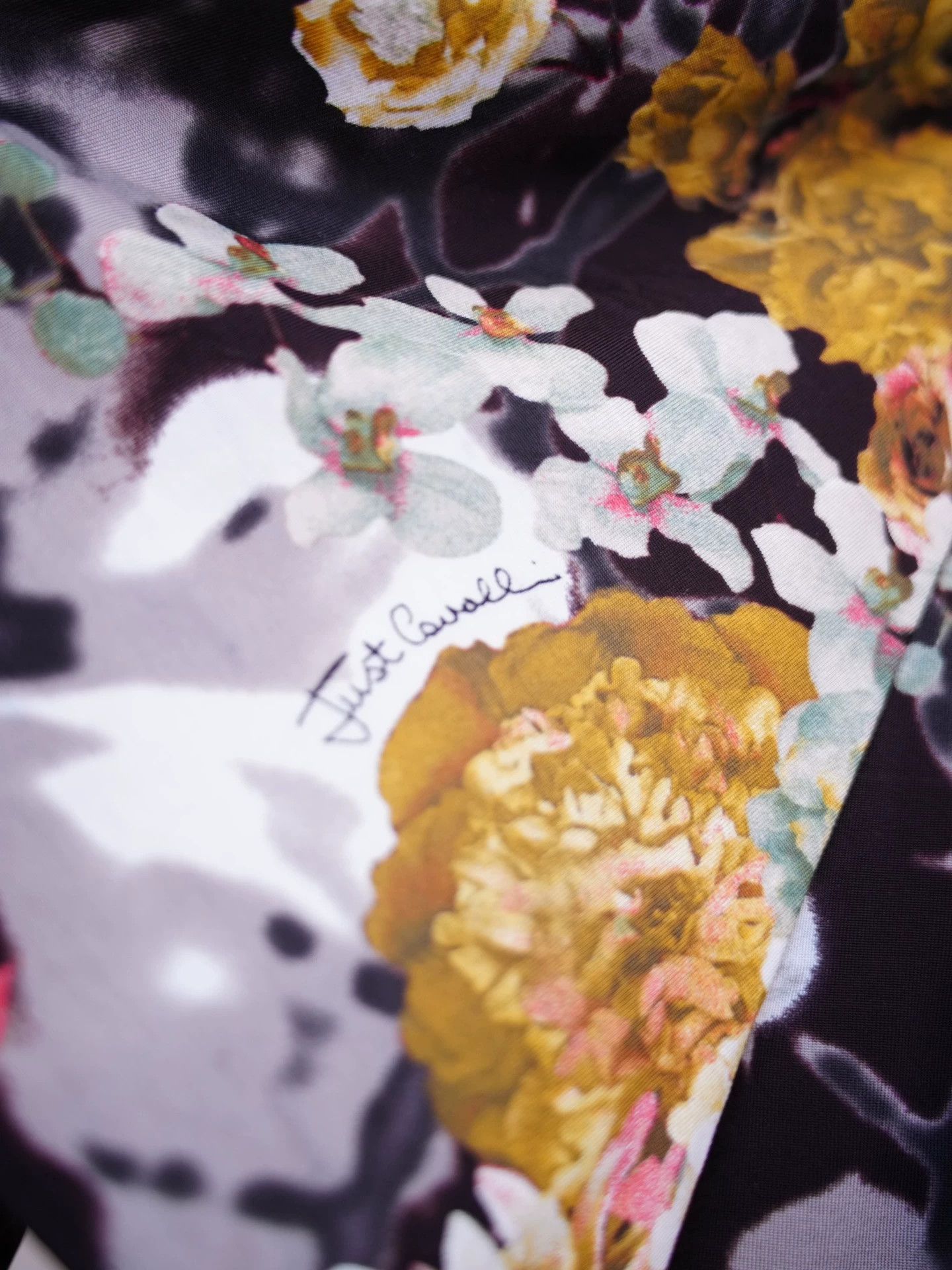 Just Cavalli Just Cavalli 2008 Animal Floral Fitted Women's Top Size XS / US 0-2 / IT 36-38 - 6 Thumbnail