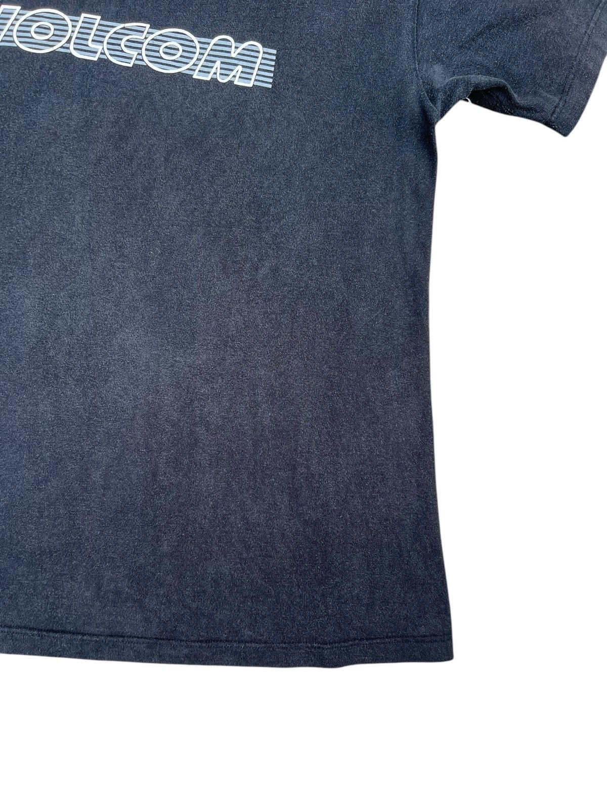 Vintage Vintage 90s Volcom Sun Faded Black Skateboard tees Size US L / EU 52-54 / 3 - 8 Thumbnail