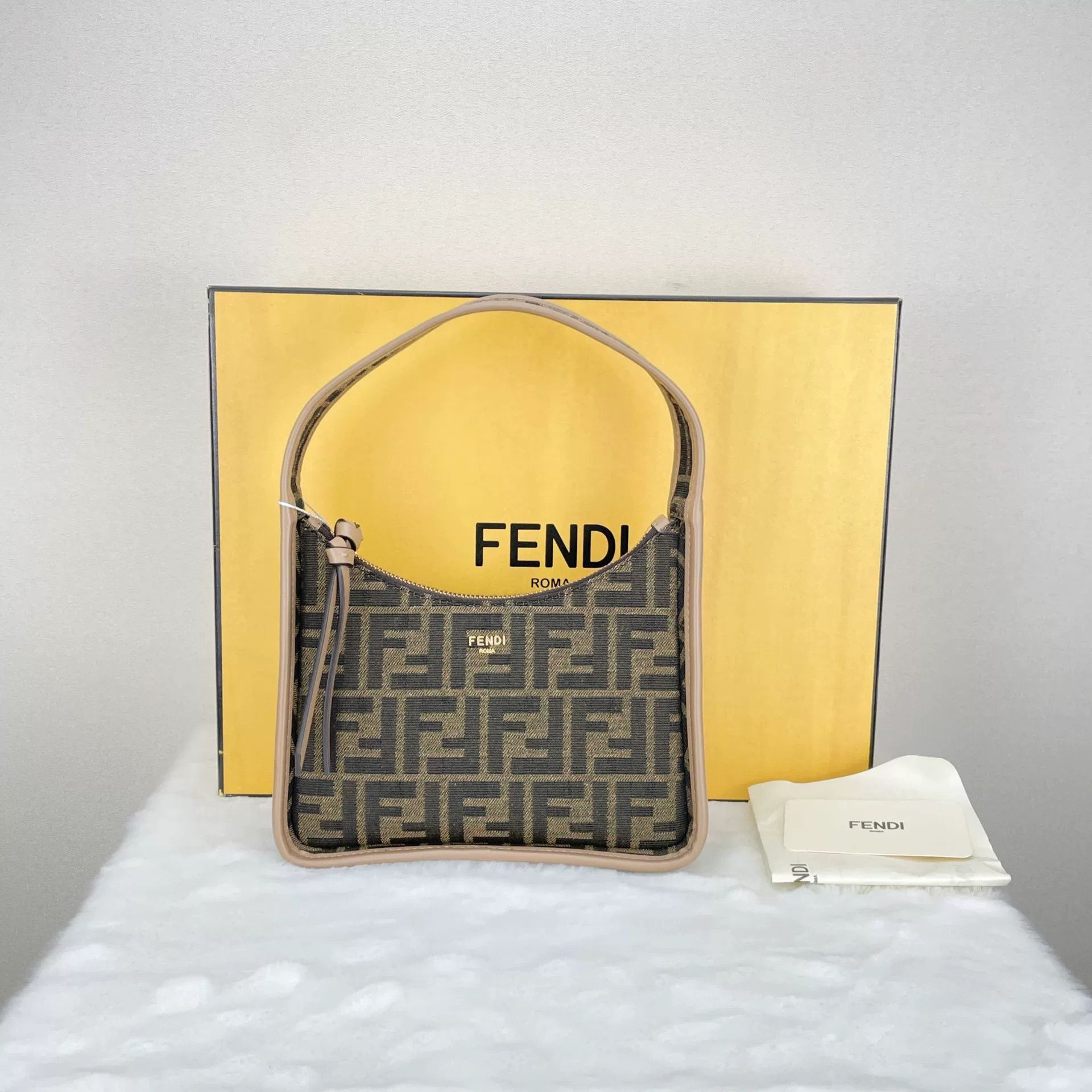 Fendi Pre-loved Bag Very good condition Size ONE SIZE - 1 Thumbnail