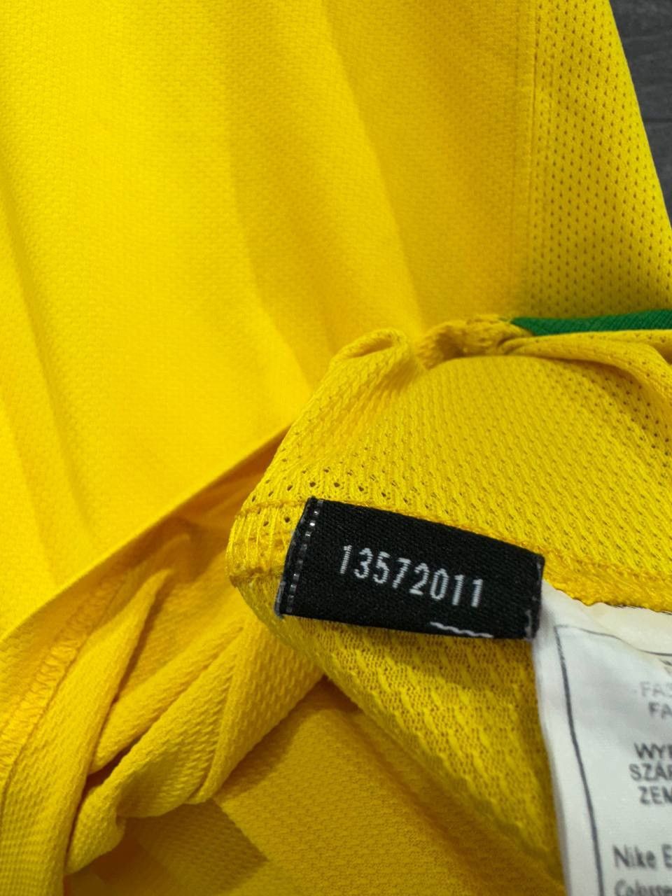 Vintage Brazil Home football shirt 2006 Soccer Nike Soccer Jersey Size US M / EU 48-50 / 2 - 7 Thumbnail