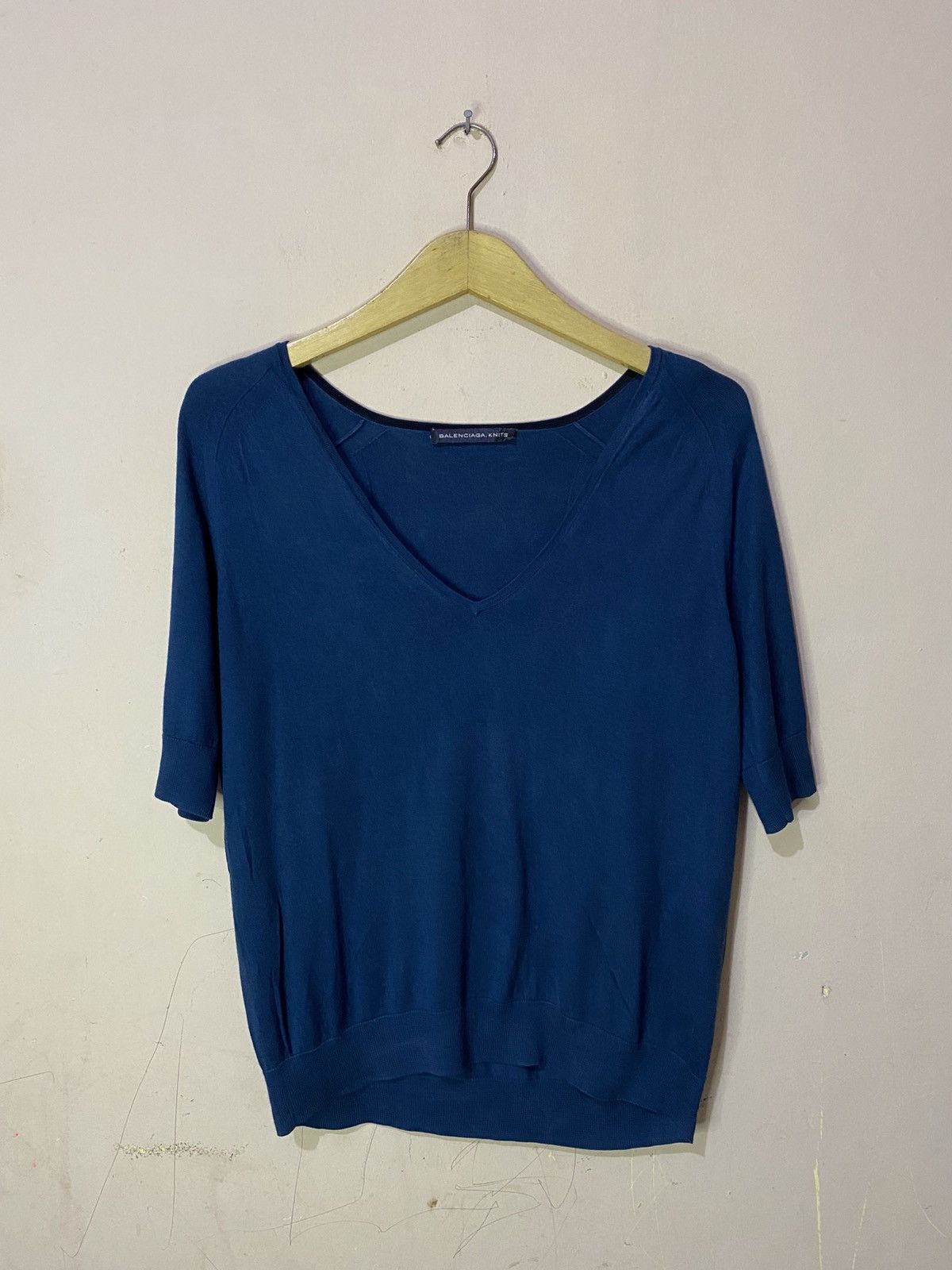 Balenciaga Balenciaga Knits V-neck Jumper Wool Size XS / US 0-2 / IT 36-38 - 1 Thumbnail