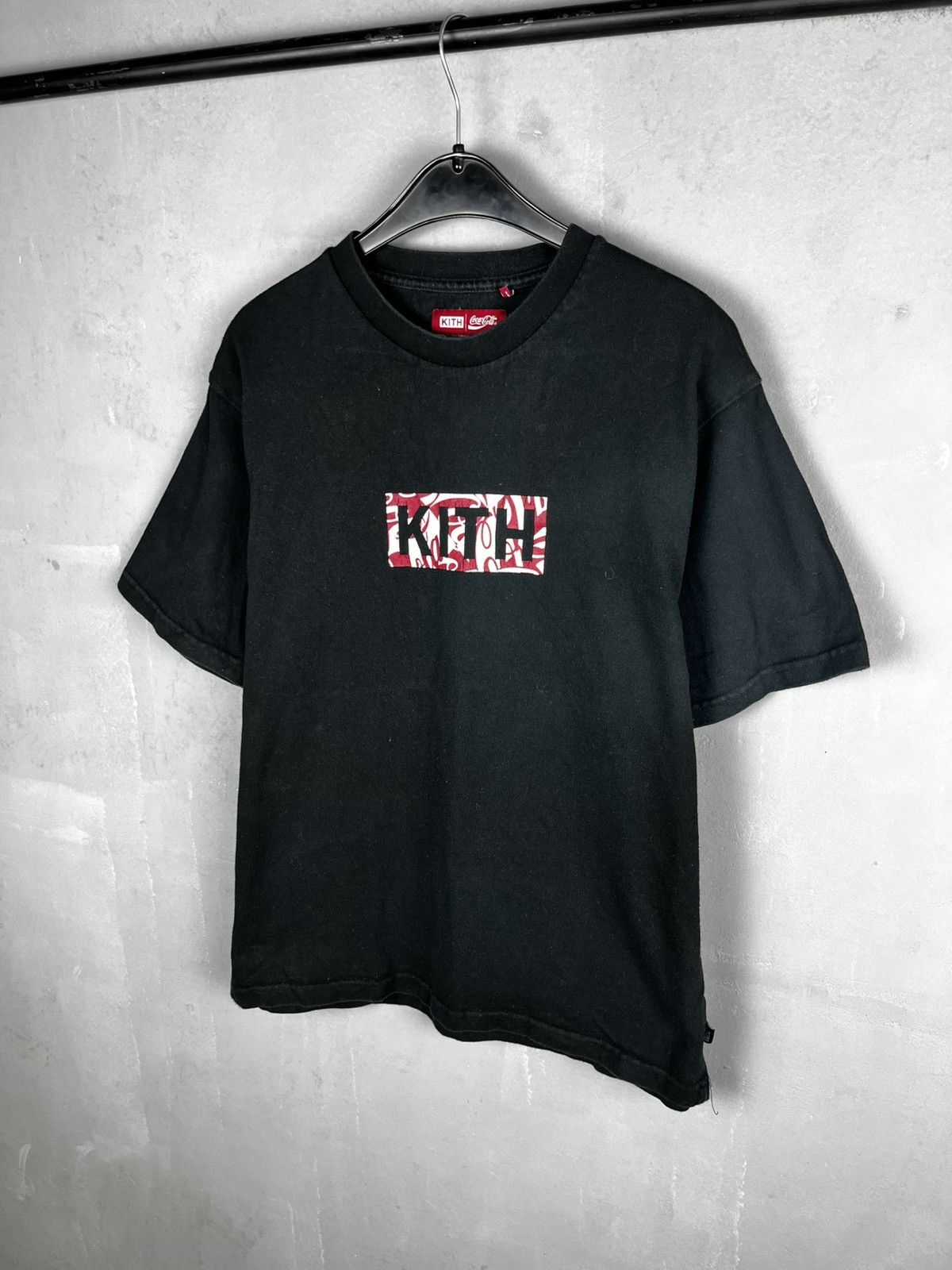 Coca Cola × Kith Kith Coca cola t shirt size m Size US M / EU 48-50 / 2 - 1 Thumbnail